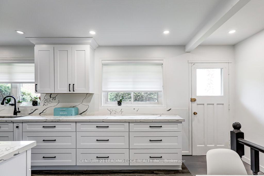 Photo 14 of 107 Drakefield Road, Markham, Bullock — HOMEH