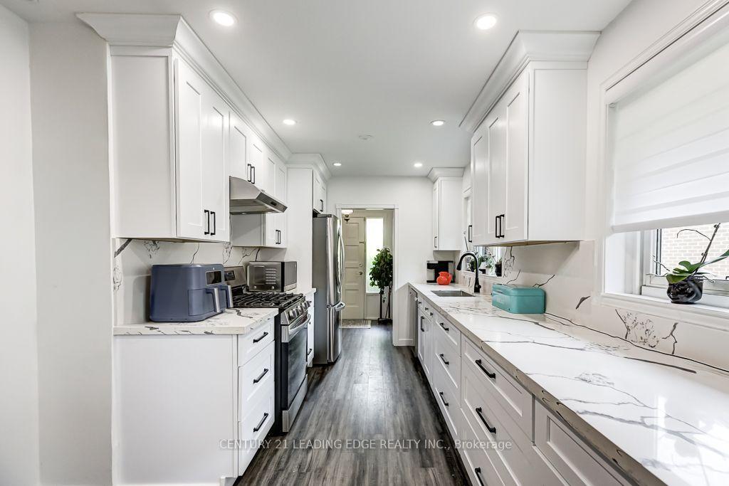 Photo 16 of 107 Drakefield Road, Markham, Bullock — HOMEH