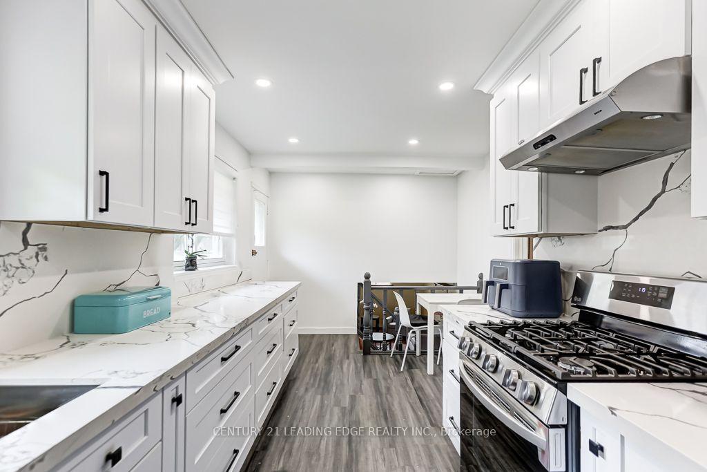 Photo 17 of 107 Drakefield Road, Markham, Bullock — HOMEH