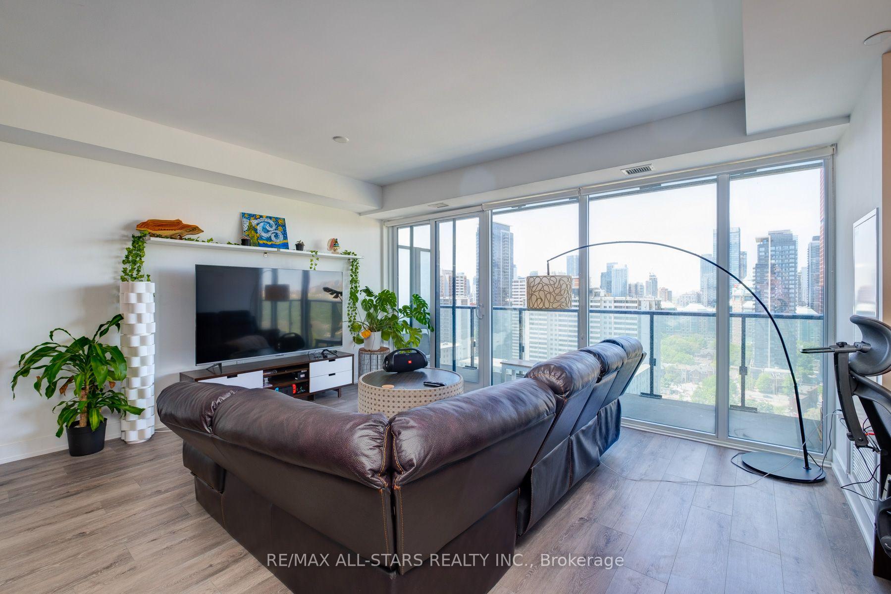 Photo 8 of Unit 2302, 575 Bloor Street E, Toronto, Palmerston-Little Italy — HOMEH