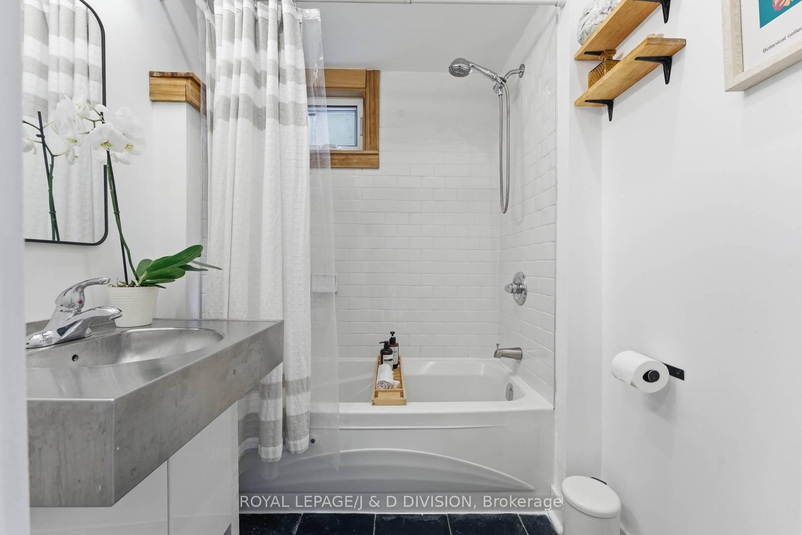 Photo 16 of 41 Noble Street, Toronto, Roncesvalles — HOMEH