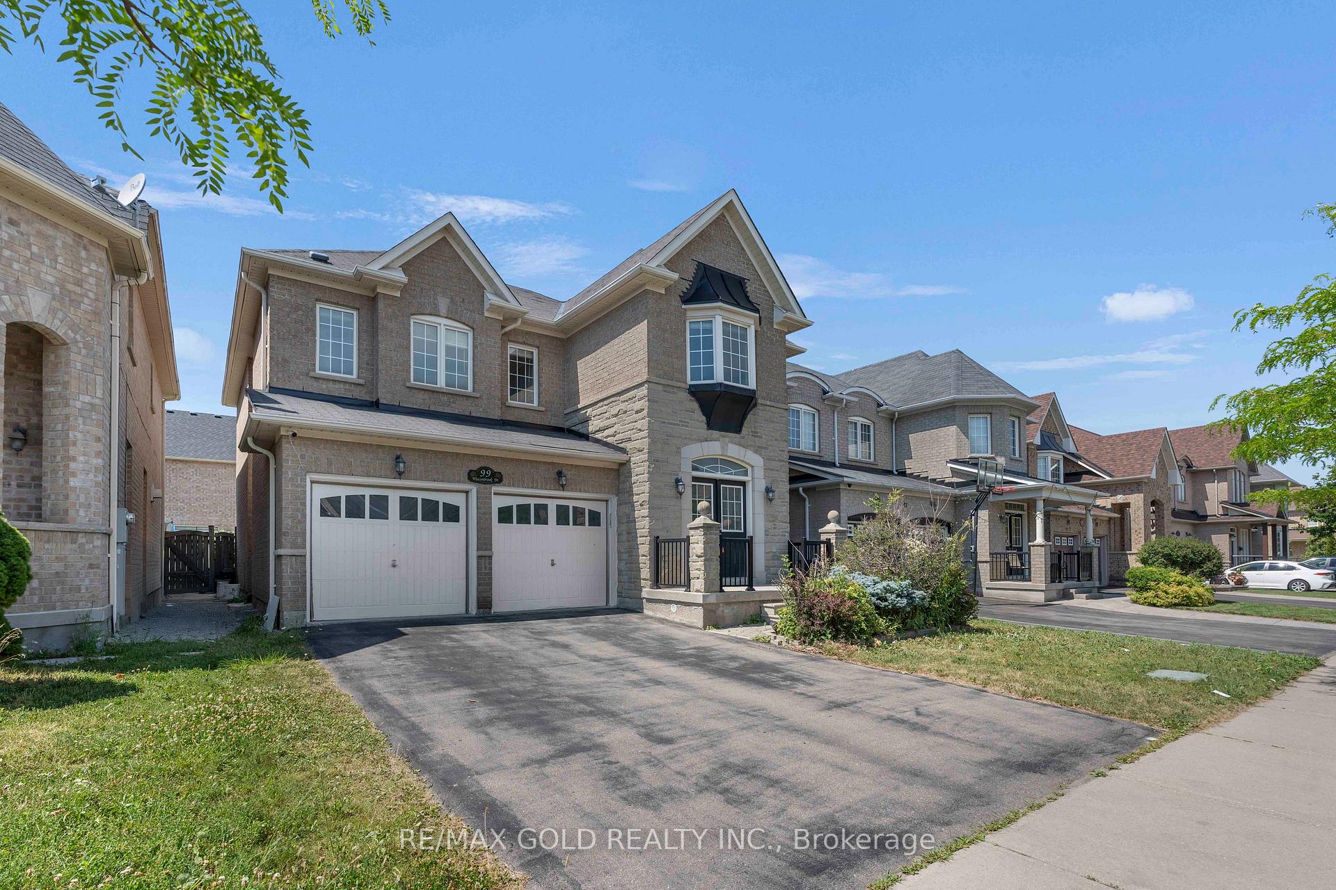 Photo 3 of 99 Watsonbrook Drive, Brampton, Sandringham-Wellington — HOMEH
