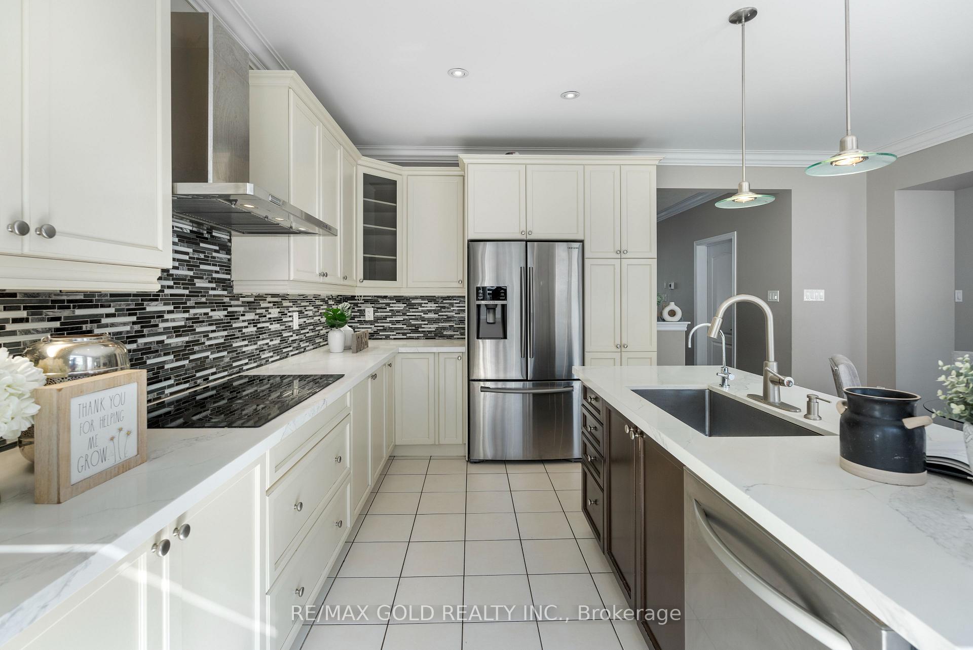 Photo 11 of 99 Watsonbrook Drive, Brampton, Sandringham-Wellington — HOMEH