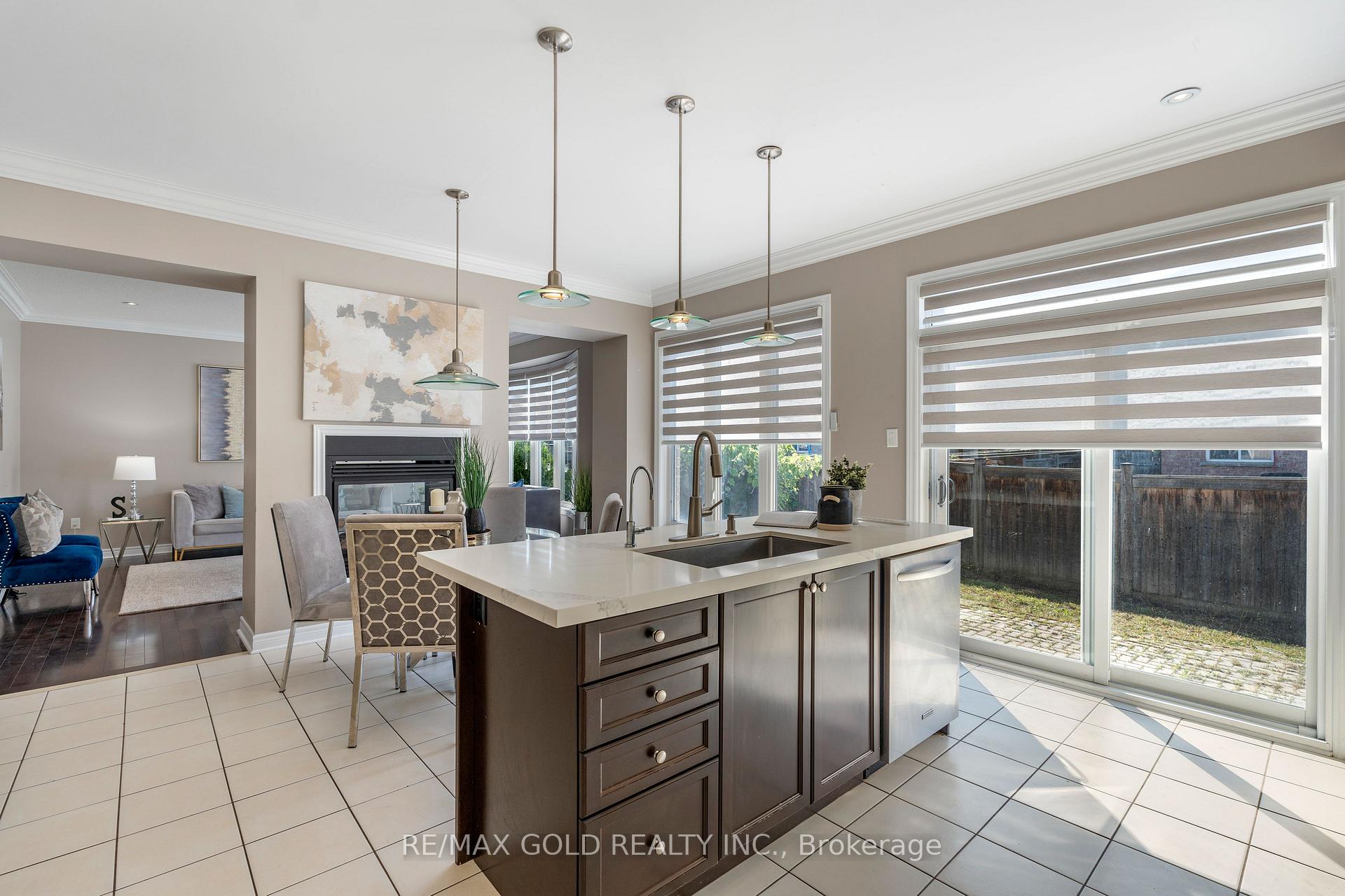 Photo 12 of 99 Watsonbrook Drive, Brampton, Sandringham-Wellington — HOMEH