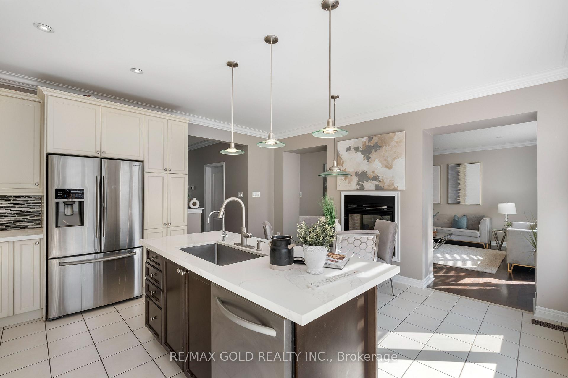 Photo 13 of 99 Watsonbrook Drive, Brampton, Sandringham-Wellington — HOMEH