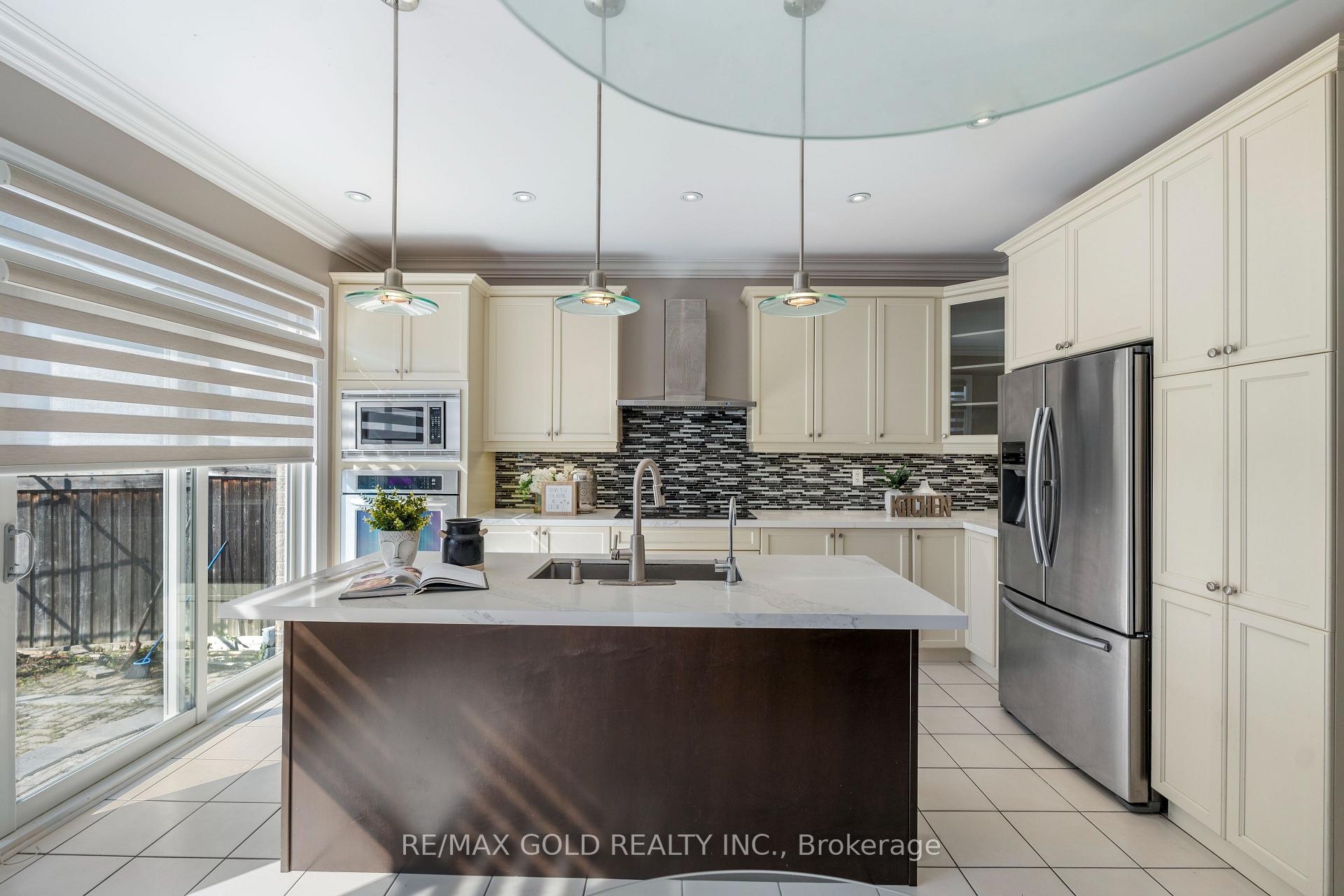 Photo 14 of 99 Watsonbrook Drive, Brampton, Sandringham-Wellington — HOMEH