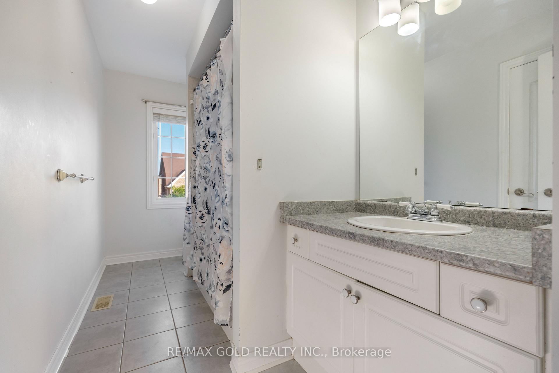 Photo 36 of 99 Watsonbrook Drive, Brampton, Sandringham-Wellington — HOMEH