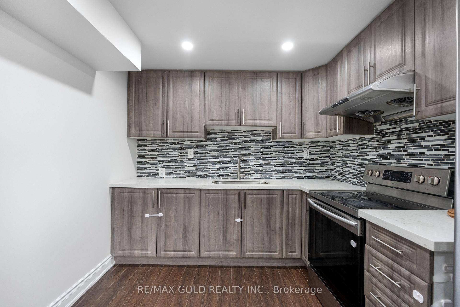 Photo 39 of 99 Watsonbrook Drive, Brampton, Sandringham-Wellington — HOMEH