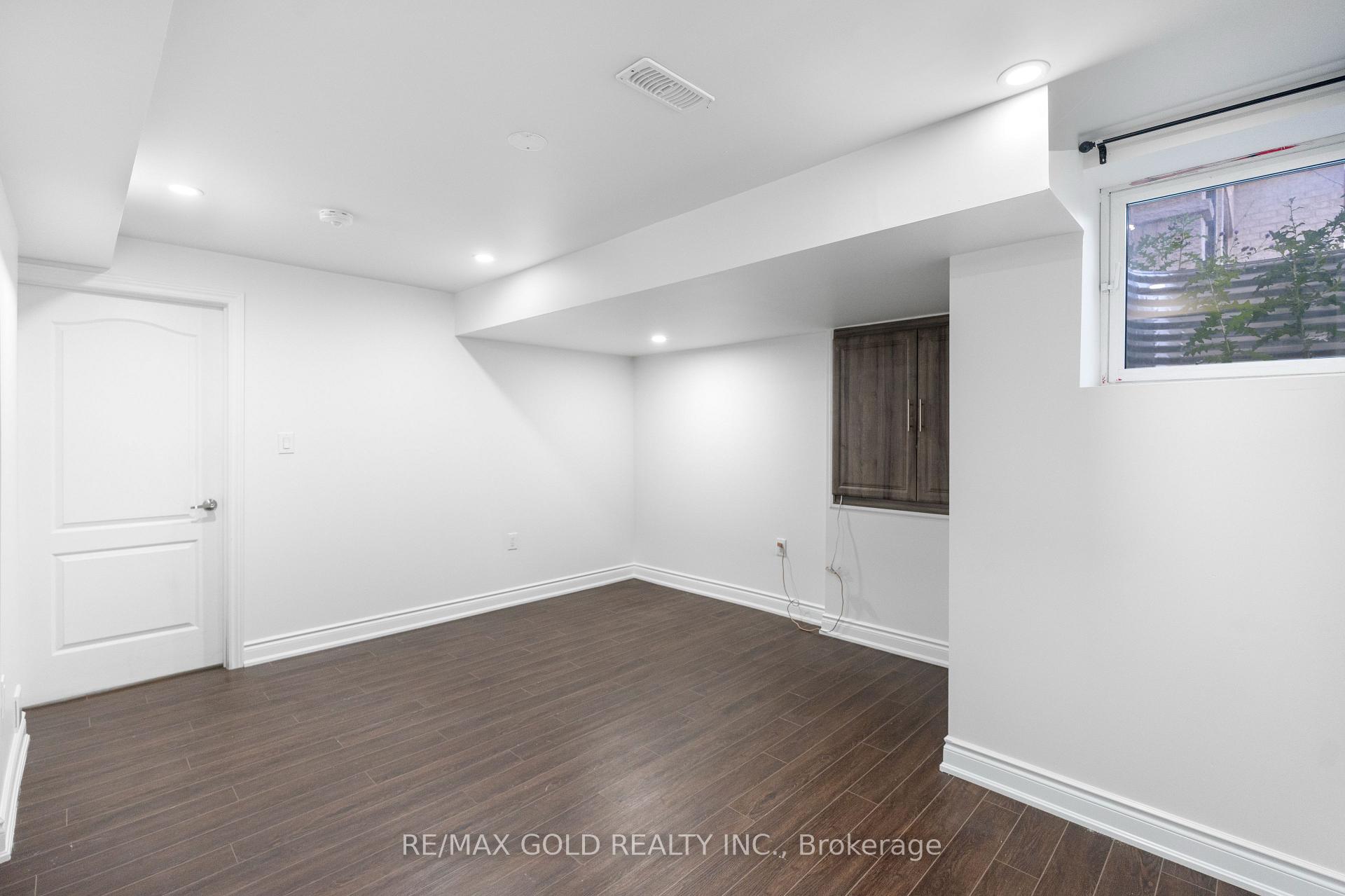 Photo 44 of 99 Watsonbrook Drive, Brampton, Sandringham-Wellington — HOMEH