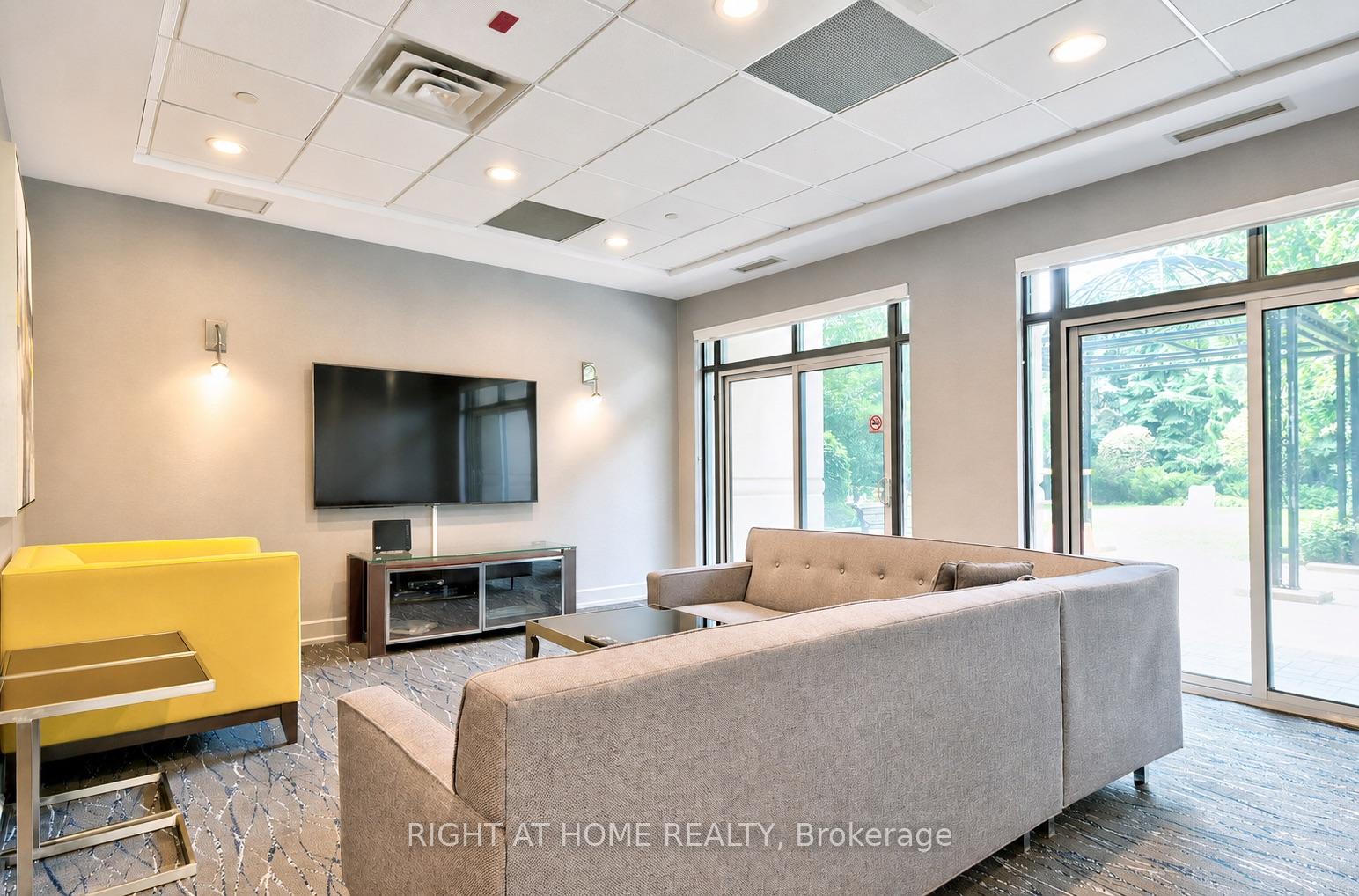 Photo 5 of Unit 403, 650 Sheppard Avenue E, North York, Bayview Village — HOMEH