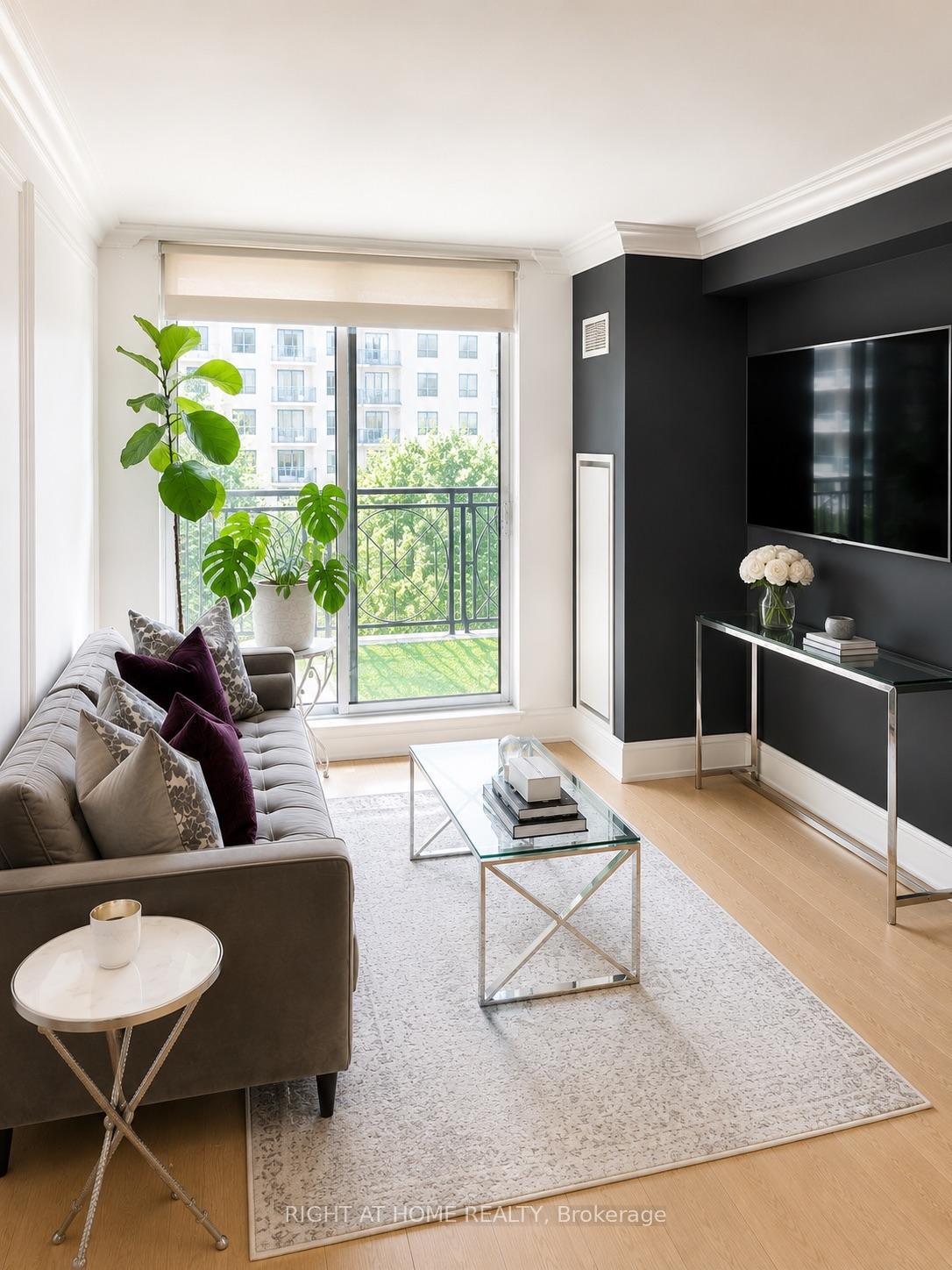 Photo 7 of Unit 403, 650 Sheppard Avenue E, North York, Bayview Village — HOMEH