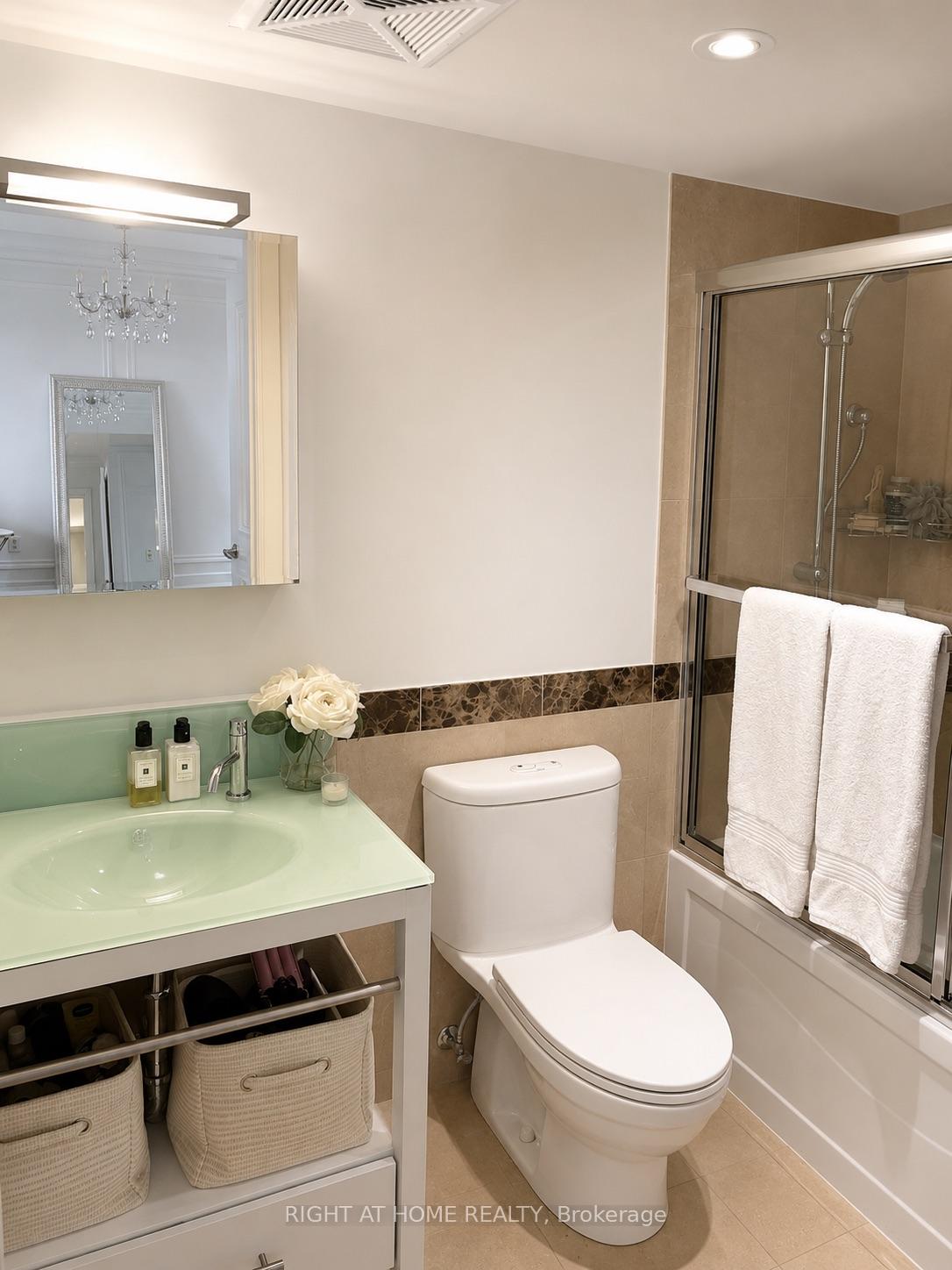 Photo 13 of Unit 403, 650 Sheppard Avenue E, North York, Bayview Village — HOMEH