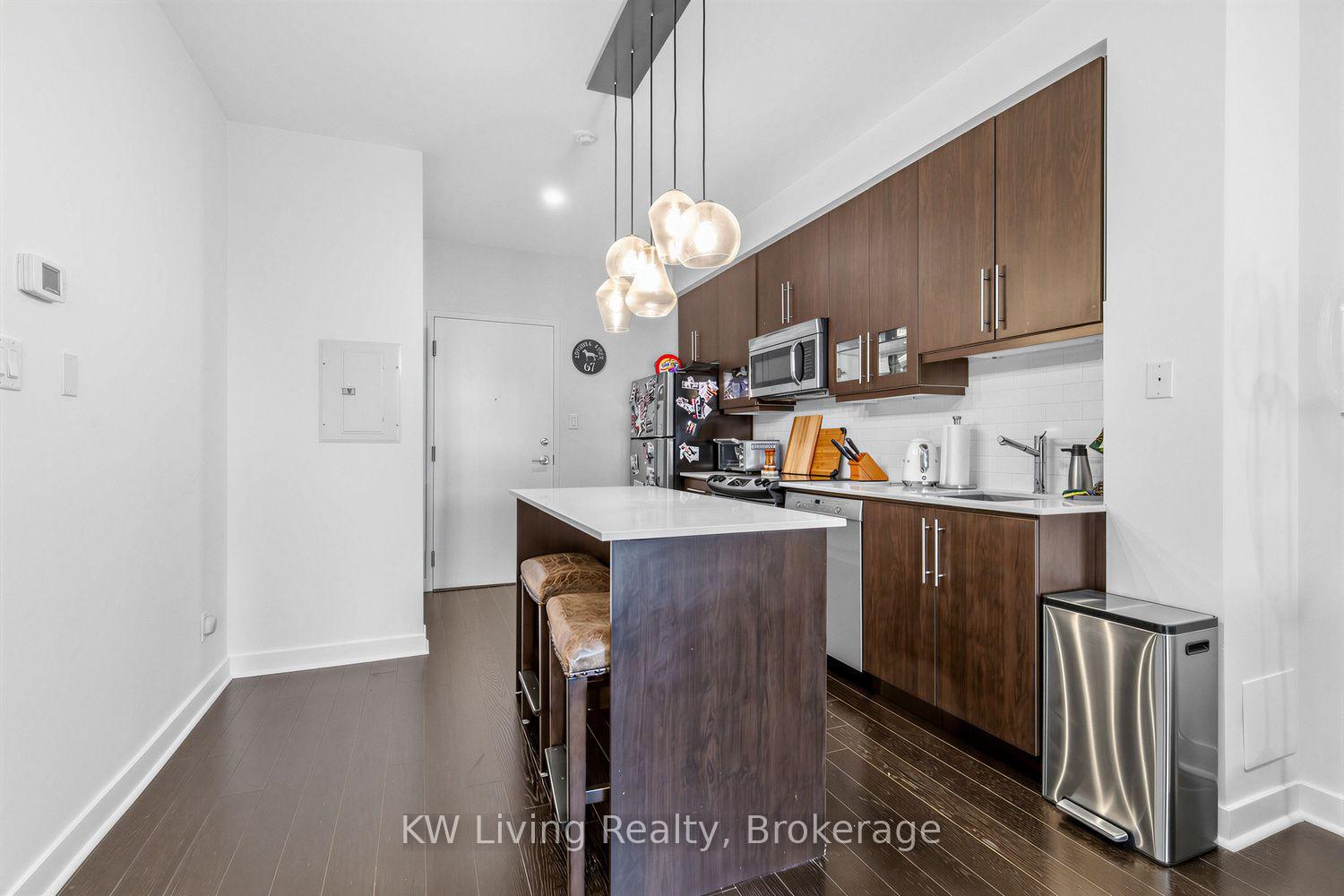 Photo 2 of Unit 305, 1171 Queen Street W, Toronto, Trinity-Bellwoods — HOMEH