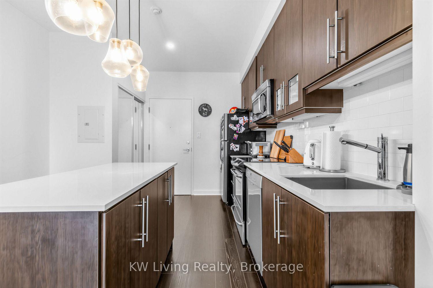 Photo 3 of Unit 305, 1171 Queen Street W, Toronto, Trinity-Bellwoods — HOMEH