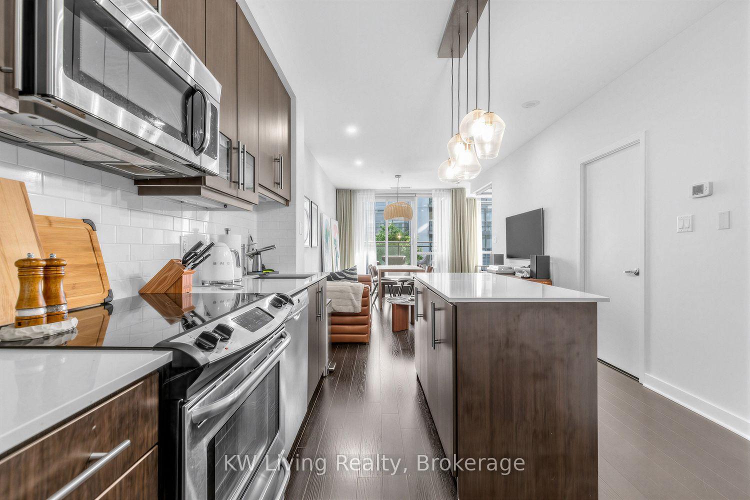 Photo 4 of Unit 305, 1171 Queen Street W, Toronto, Trinity-Bellwoods — HOMEH