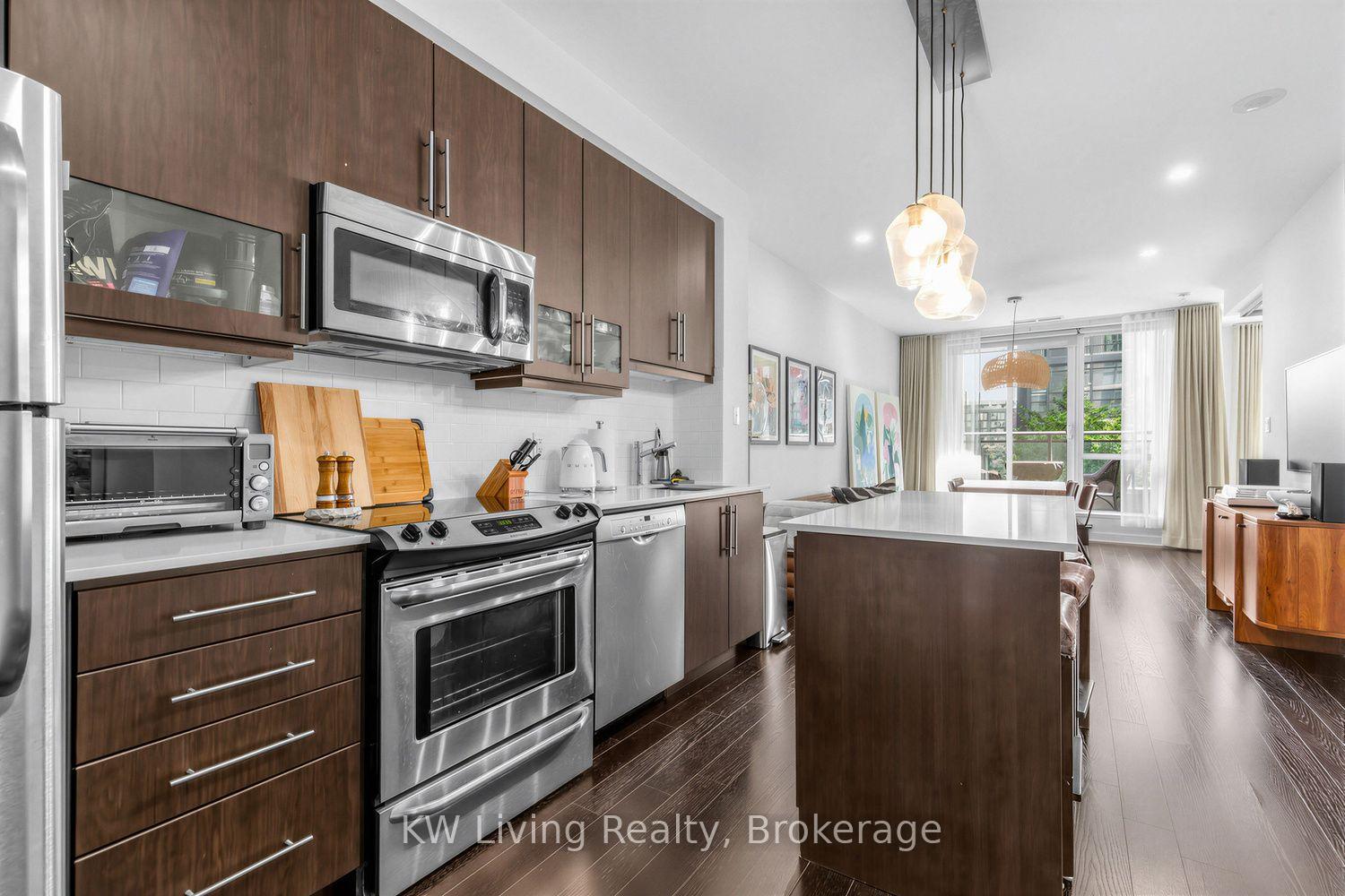 Photo 5 of Unit 305, 1171 Queen Street W, Toronto, Trinity-Bellwoods — HOMEH