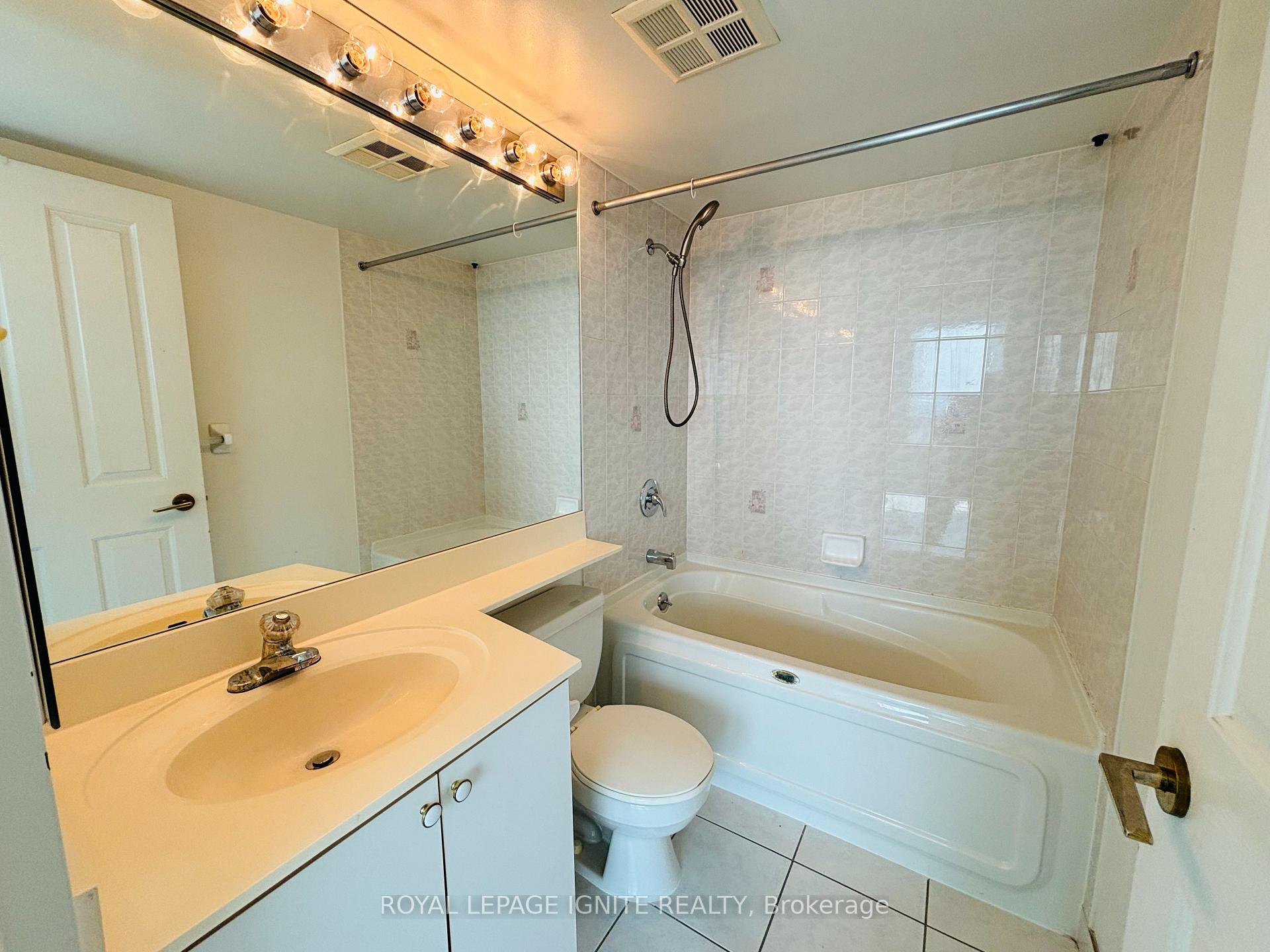 Photo 13 of Unit 2025, 68 Corporate Drive, Scarborough, Woburn — HOMEH