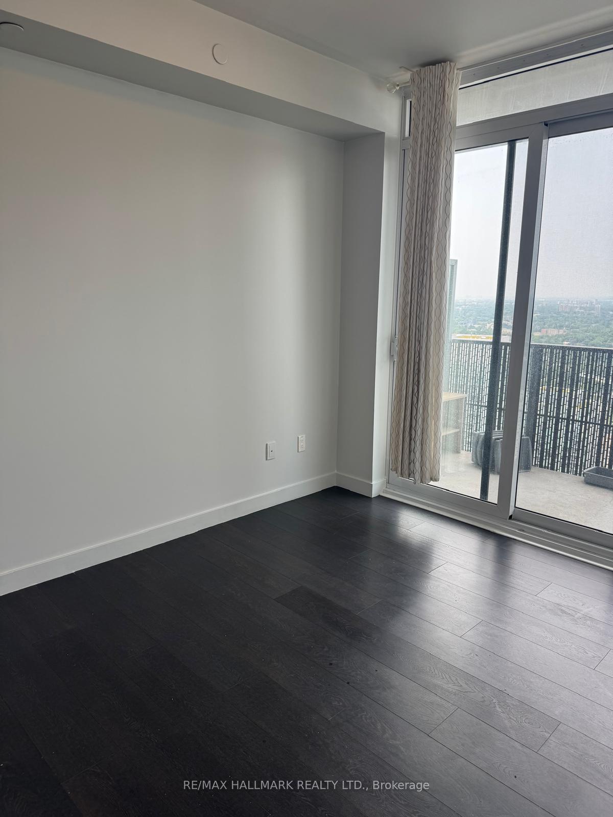 Photo 7 of Unit 3808, 8 Eglinton Avenue E, Toronto, Mount Pleasant West — HOMEH