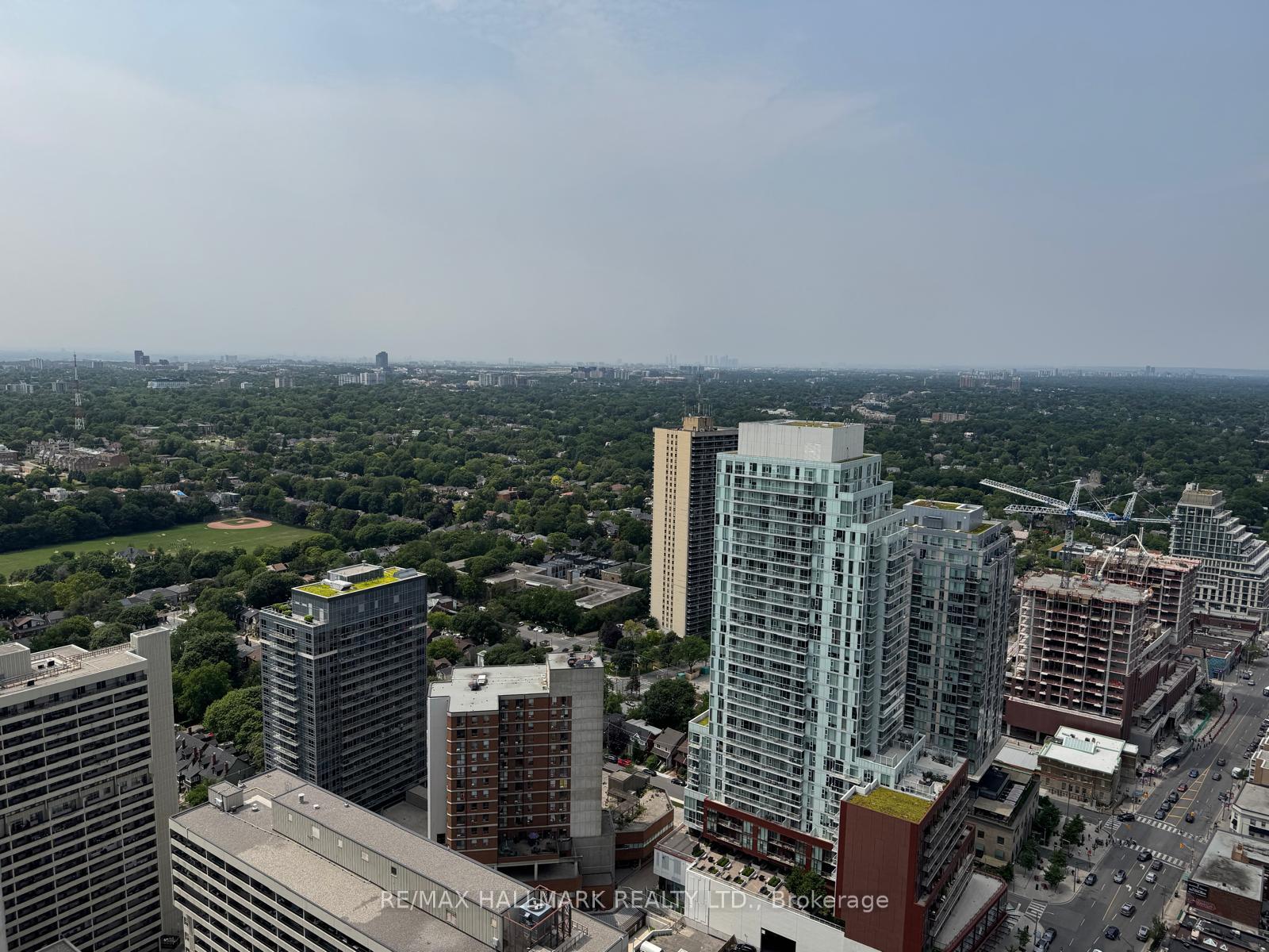 Photo 9 of Unit 3808, 8 Eglinton Avenue E, Toronto, Mount Pleasant West — HOMEH