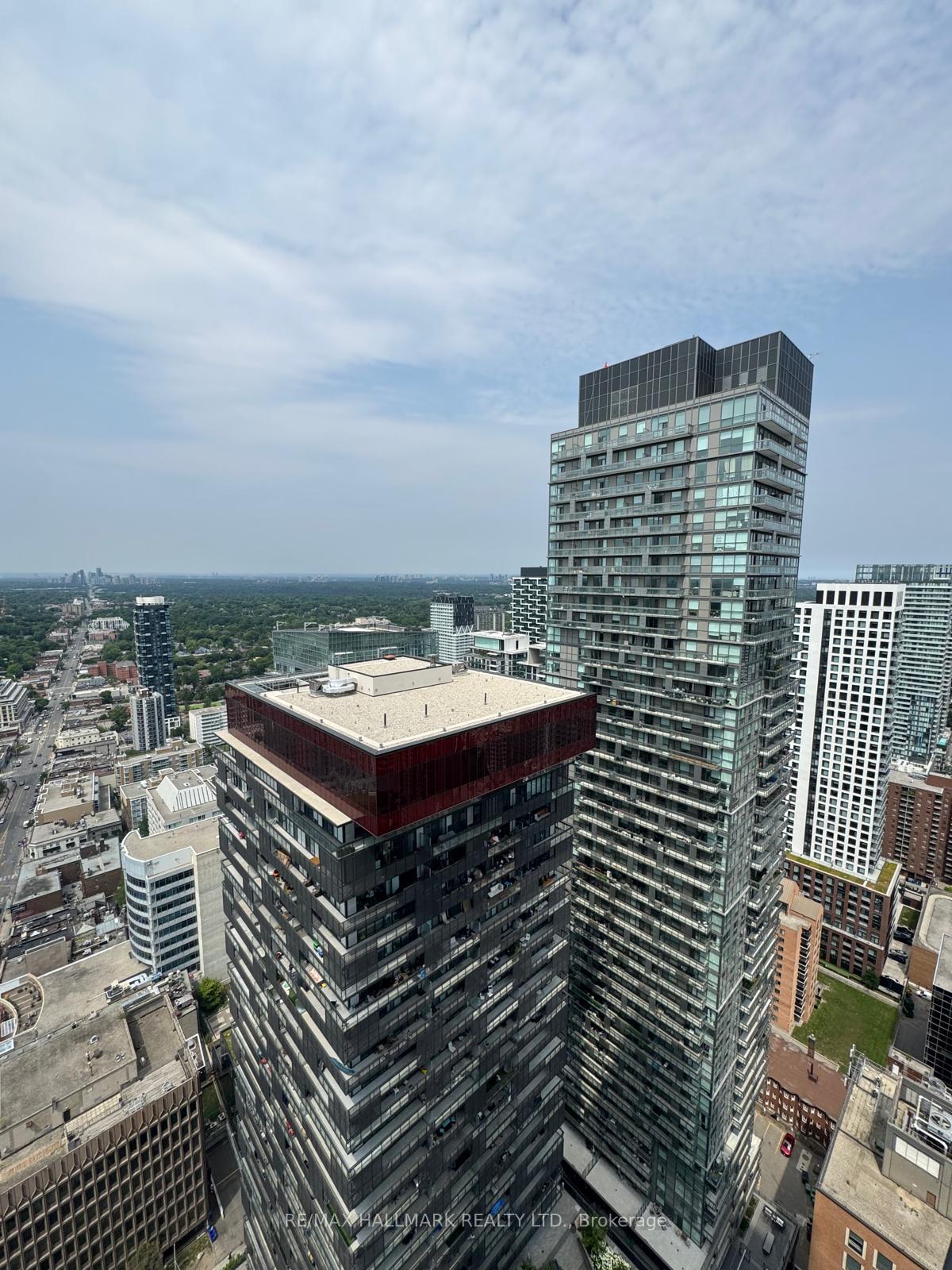 Photo 10 of Unit 3808, 8 Eglinton Avenue E, Toronto, Mount Pleasant West — HOMEH