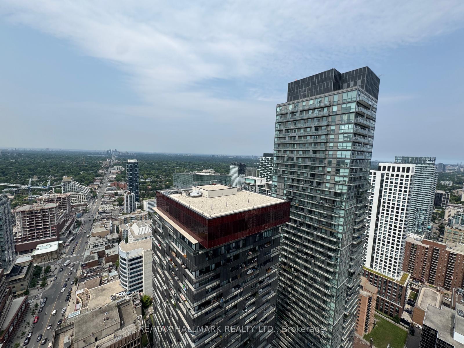 Photo 11 of Unit 3808, 8 Eglinton Avenue E, Toronto, Mount Pleasant West — HOMEH