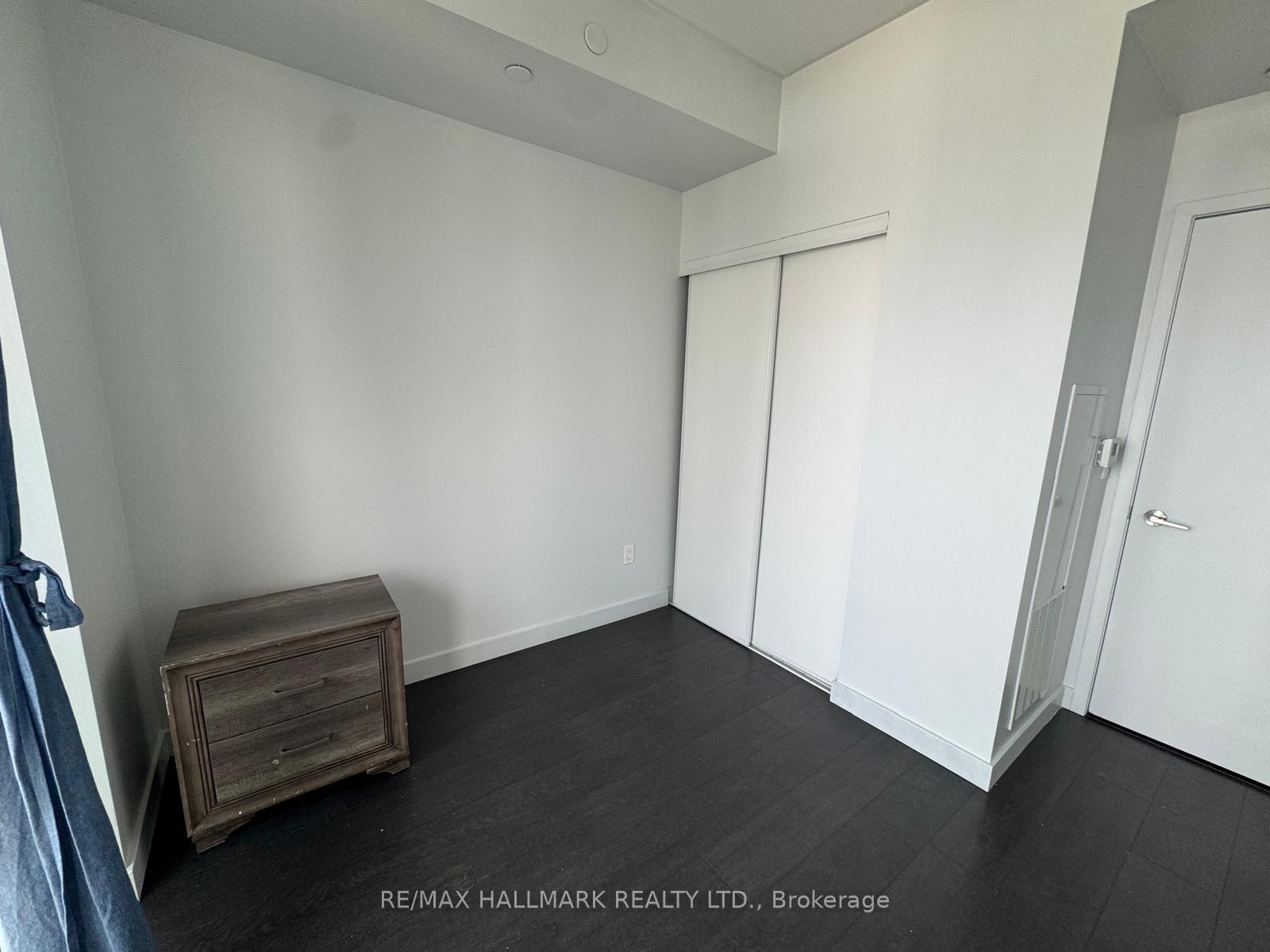 Photo 15 of Unit 3808, 8 Eglinton Avenue E, Toronto, Mount Pleasant West — HOMEH