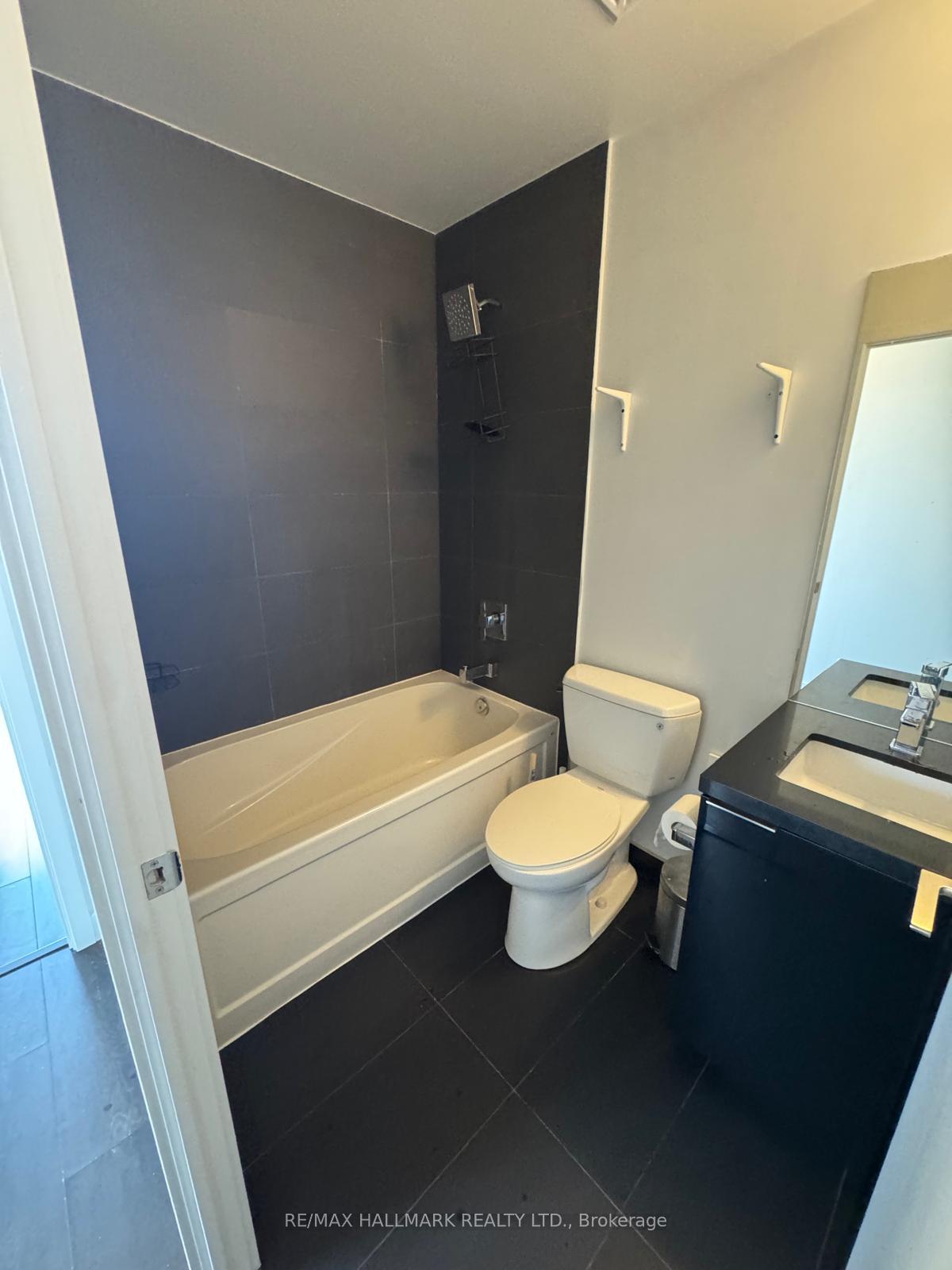Photo 36 of Unit 3808, 8 Eglinton Avenue E, Toronto, Mount Pleasant West — HOMEH