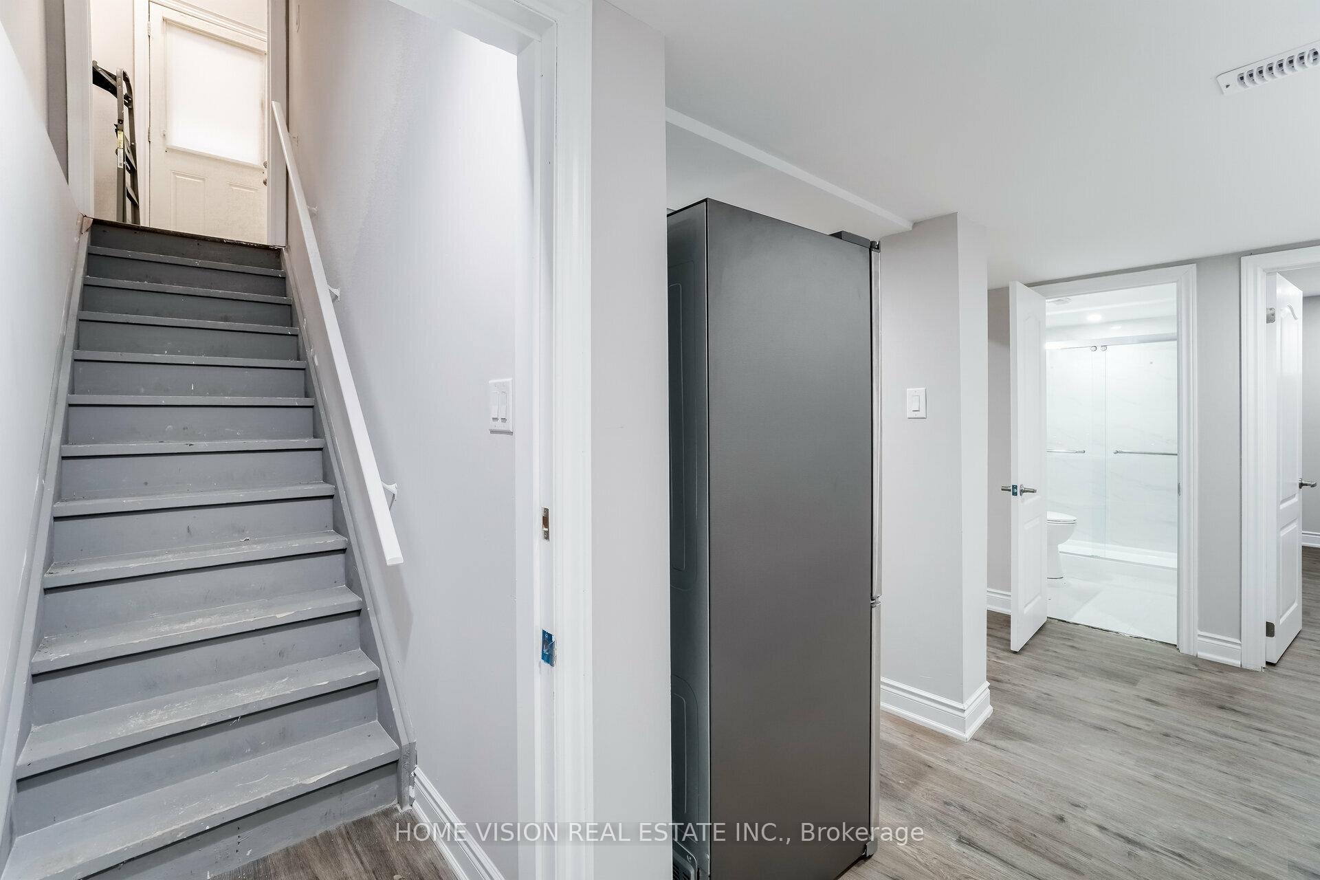 Photo 5 of 35 Little Britain- BSMT Crescent, Brampton, Bram West — HOMEH