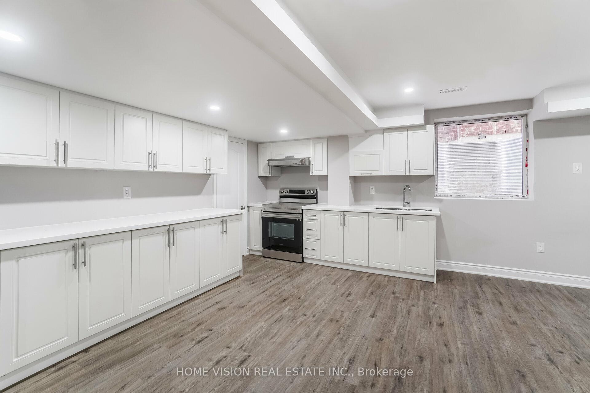 Photo 7 of 35 Little Britain- BSMT Crescent, Brampton, Bram West — HOMEH
