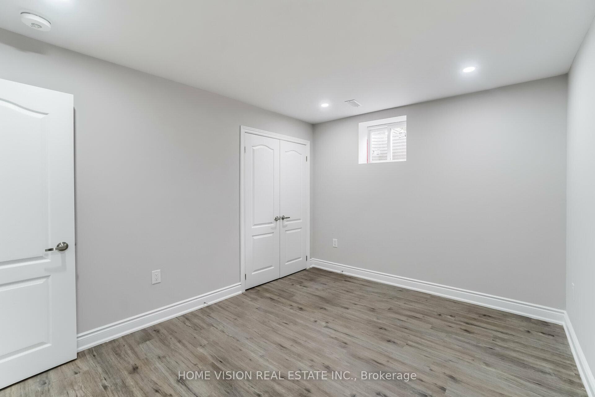 Photo 14 of 35 Little Britain- BSMT Crescent, Brampton, Bram West — HOMEH