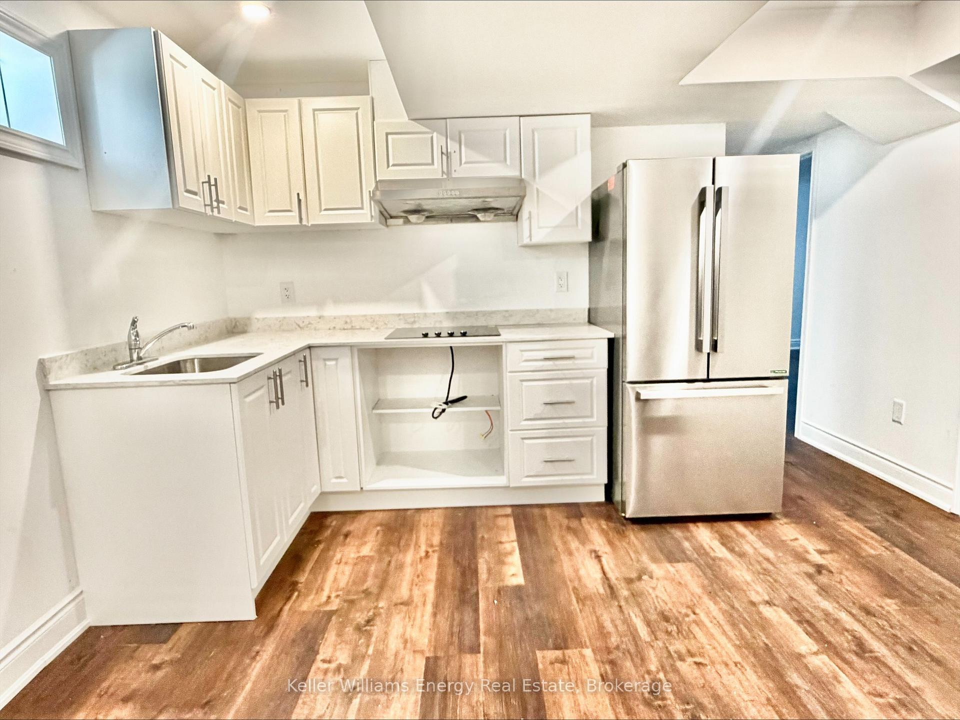 Photo 2 of 29 Jack Potts Way, Clarington, Courtice — HOMEH