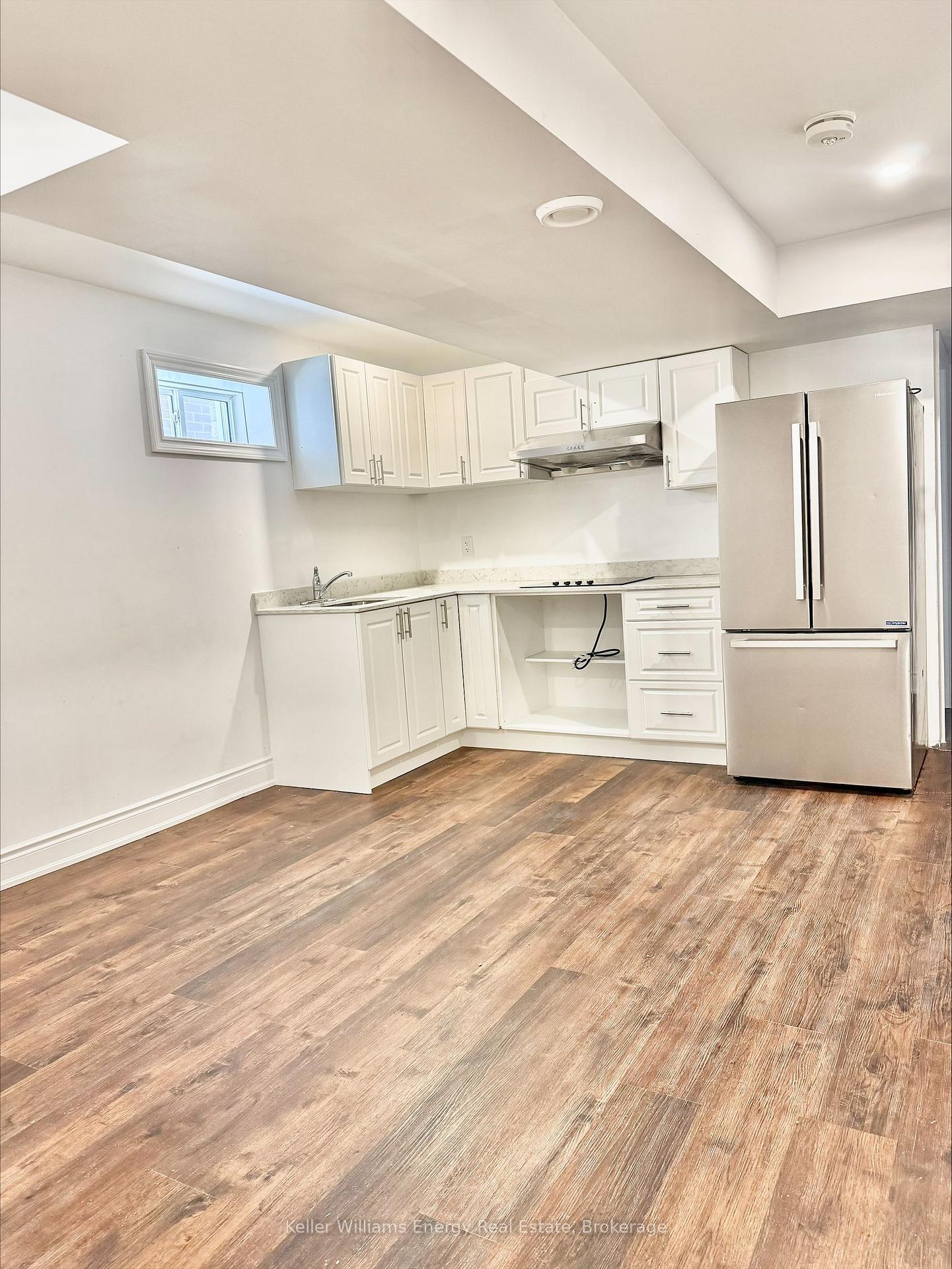 Photo 3 of 29 Jack Potts Way, Clarington, Courtice — HOMEH