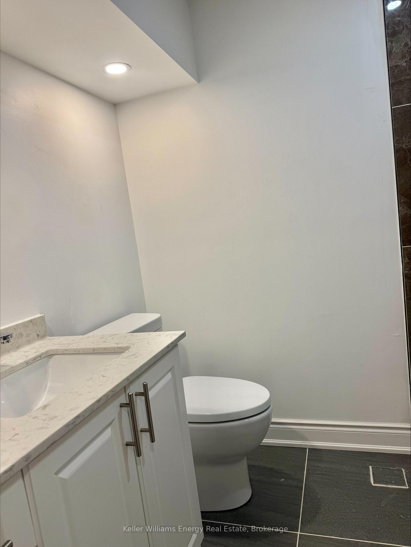 Photo 7 of 29 Jack Potts Way, Clarington, Courtice — HOMEH