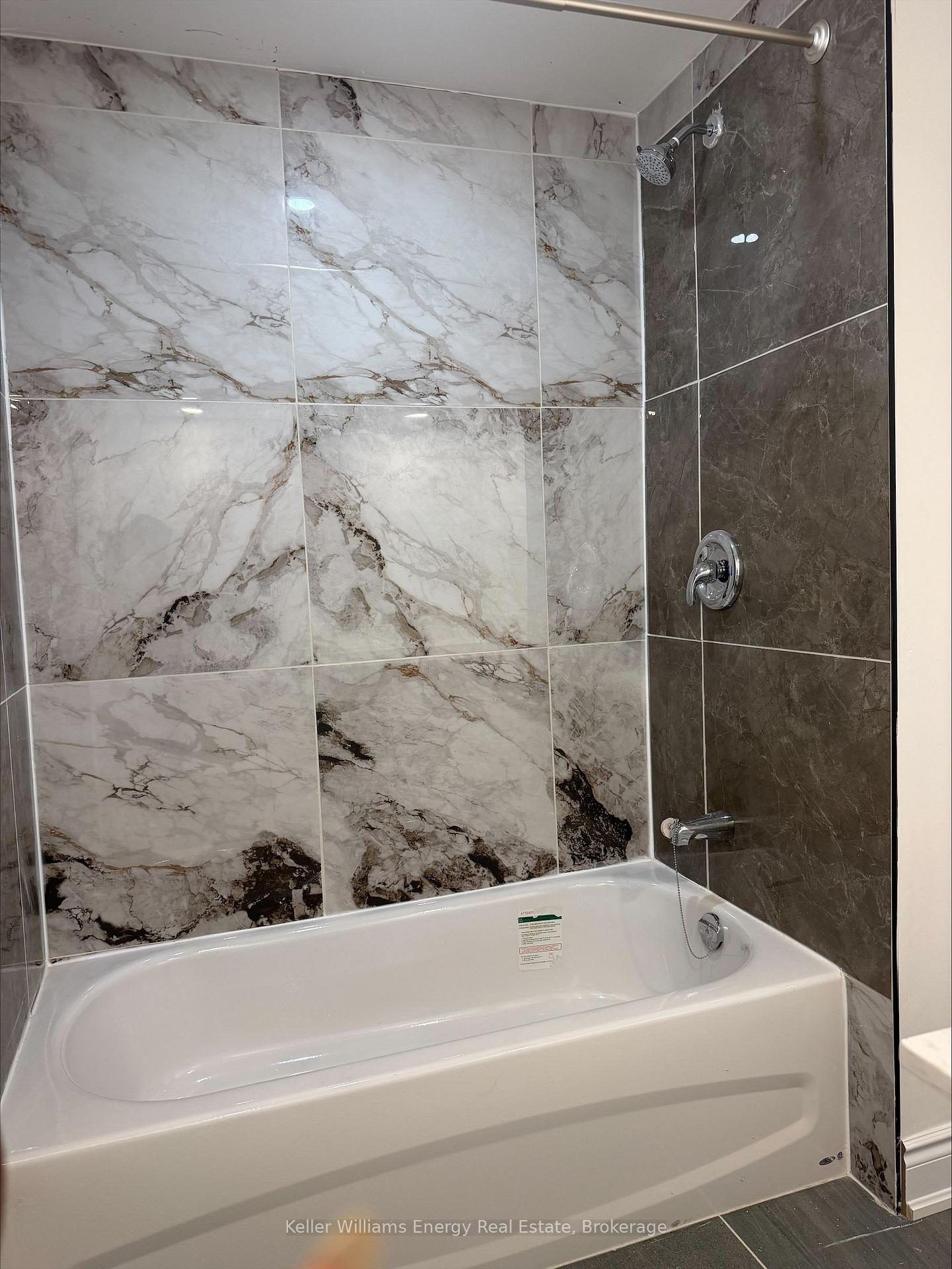 Photo 8 of 29 Jack Potts Way, Clarington, Courtice — HOMEH