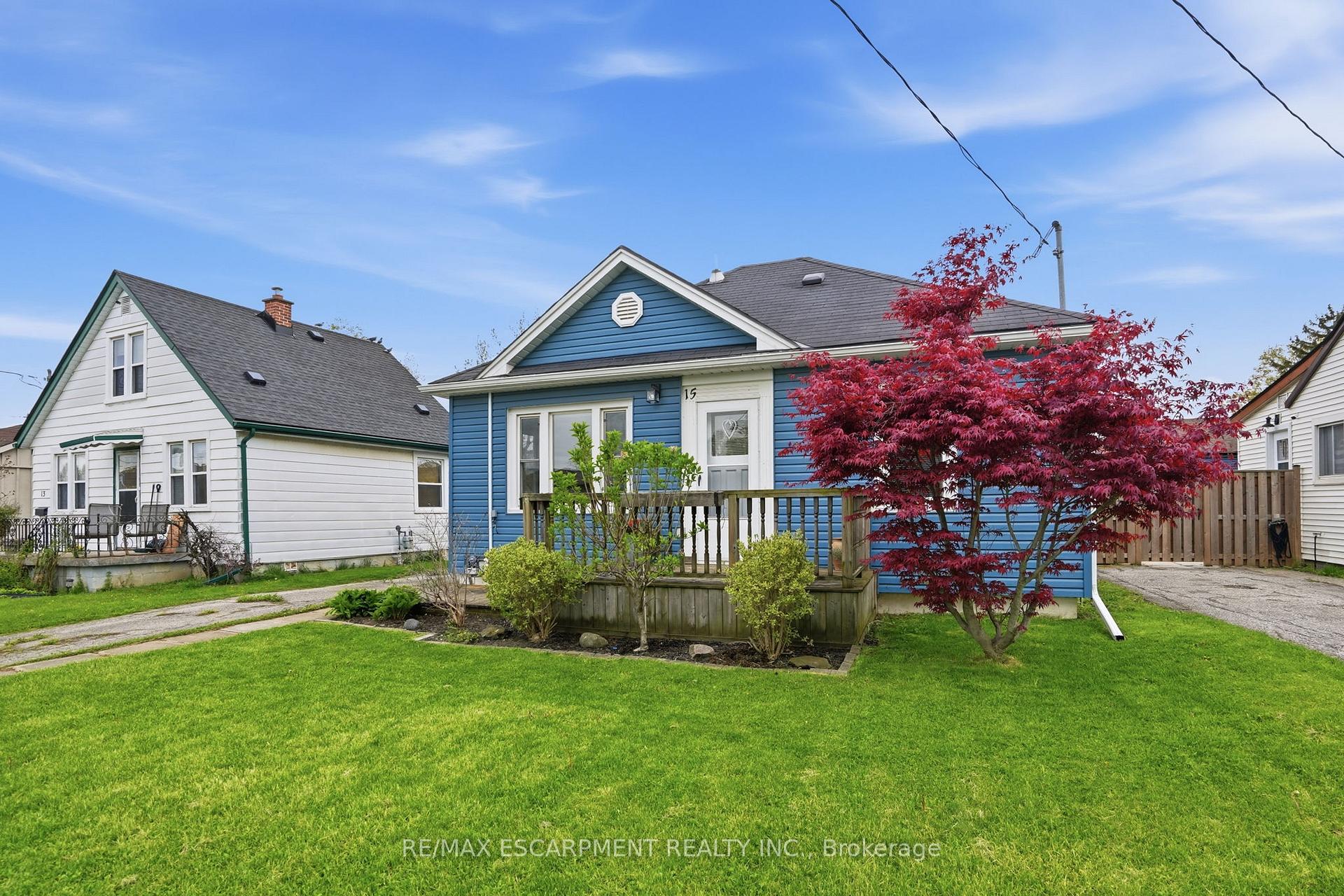 Photo 2 of 15 Kirk Street, St. Catharines, Western Hill — HOMEH