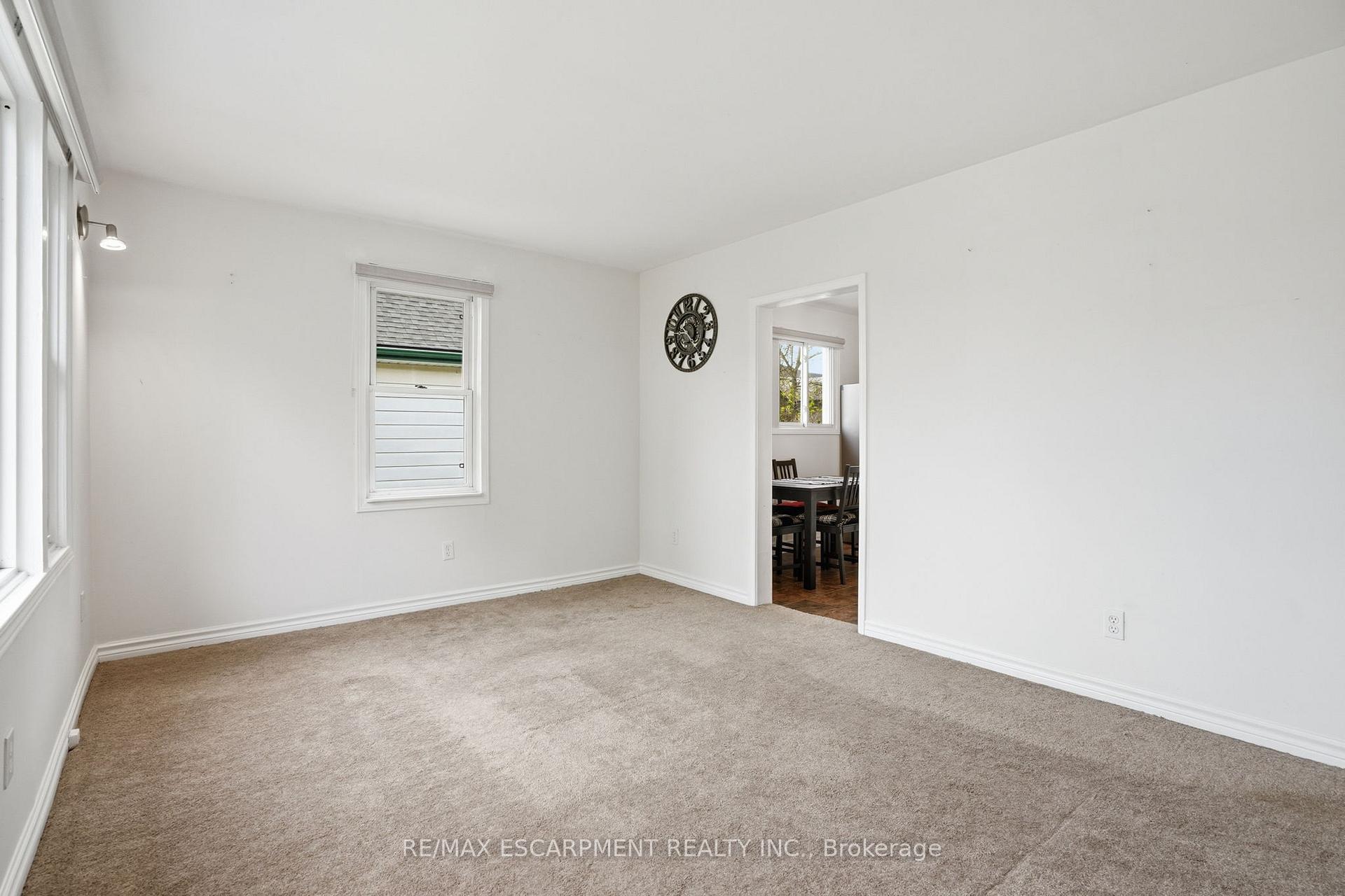 Photo 7 of 15 Kirk Street, St. Catharines, Western Hill — HOMEH