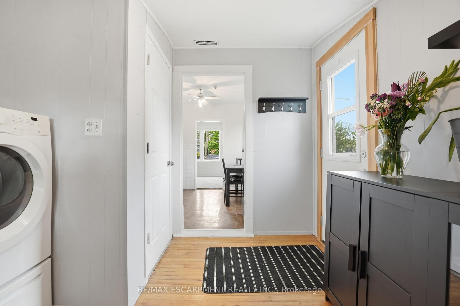 Photo 17 of 15 Kirk Street, St. Catharines, Western Hill — HOMEH