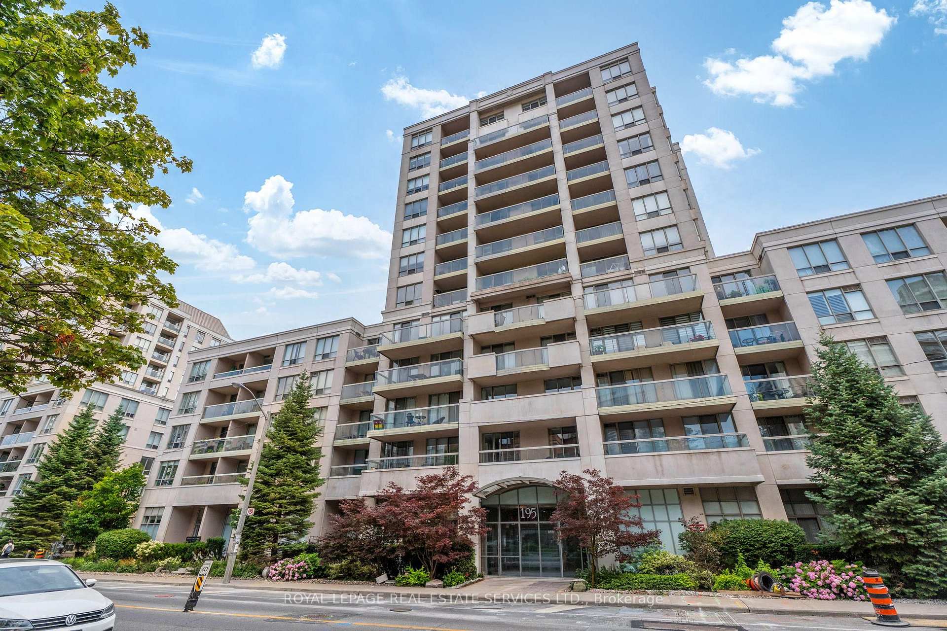 Front of Unit 1007, 195 Merton Street