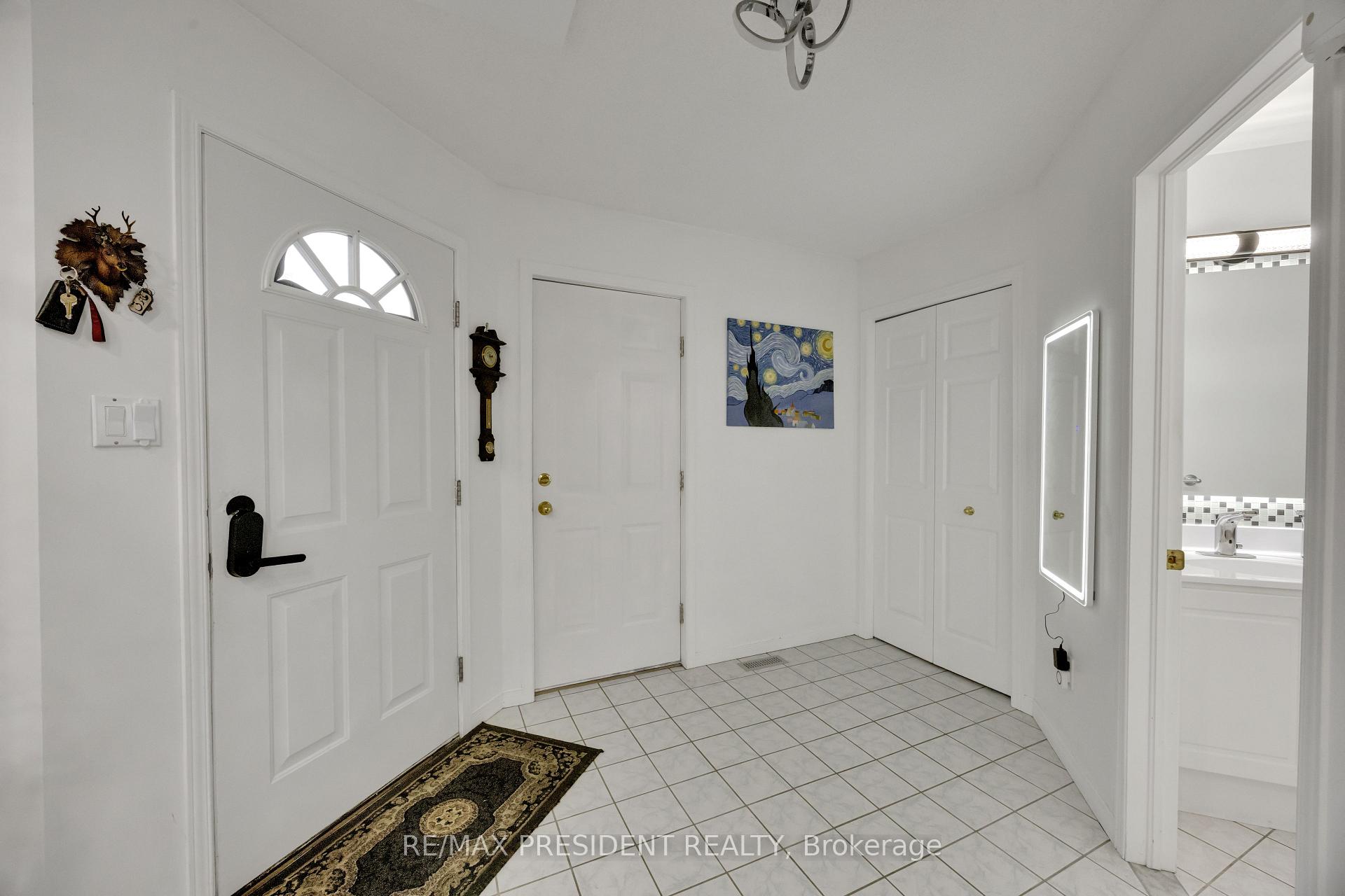 Photo 5 of Unit 18, 10 Chalkstone Drive, London, South X — HOMEH