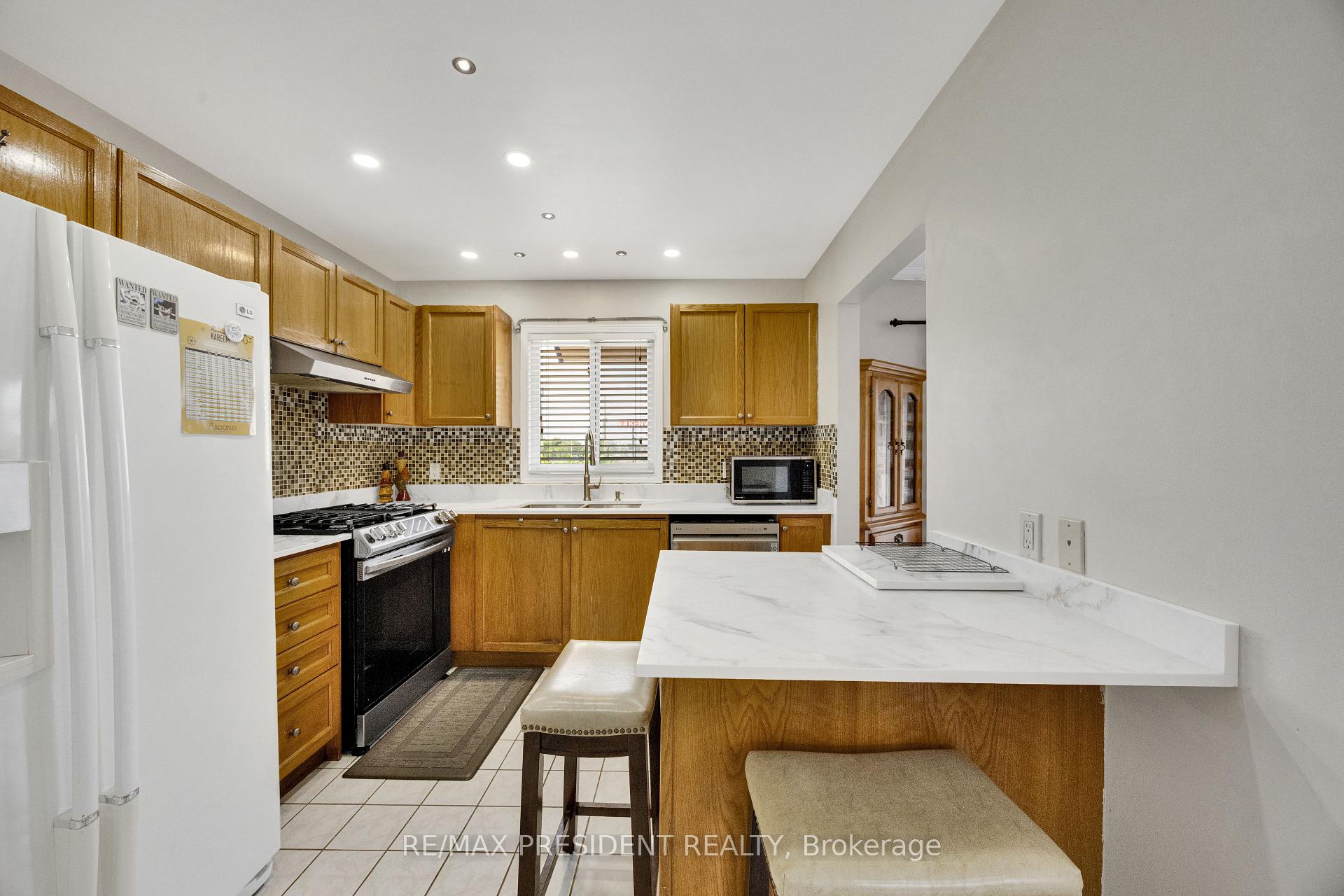 Photo 11 of Unit 18, 10 Chalkstone Drive, London, South X — HOMEH