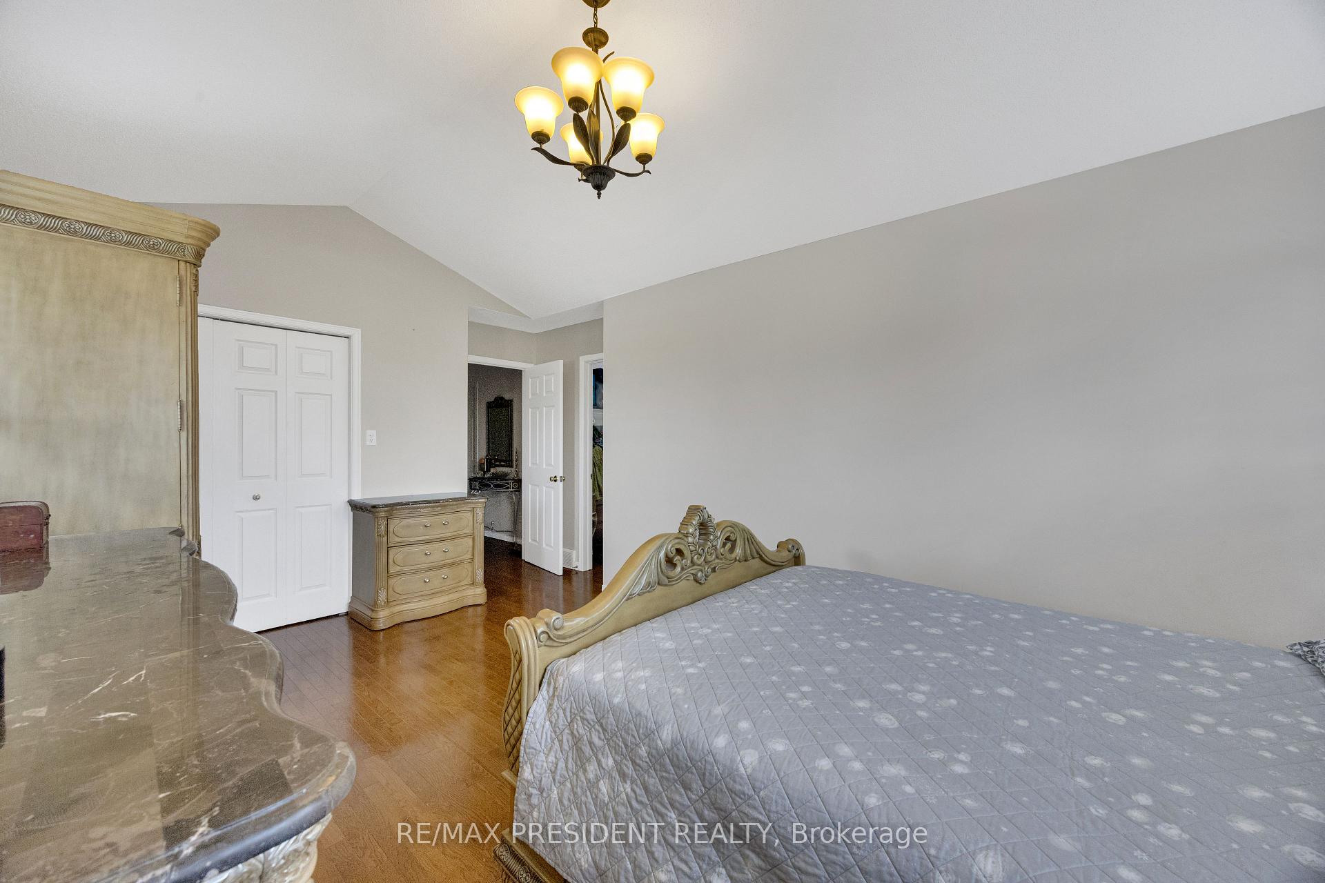 Photo 15 of Unit 18, 10 Chalkstone Drive, London, South X — HOMEH