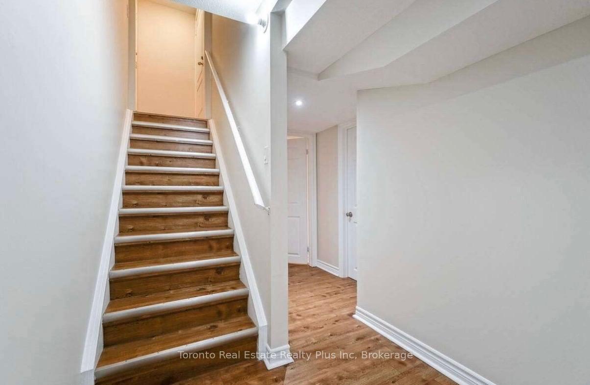 Front of Unit #Lower, 42 Crystalview Crescent