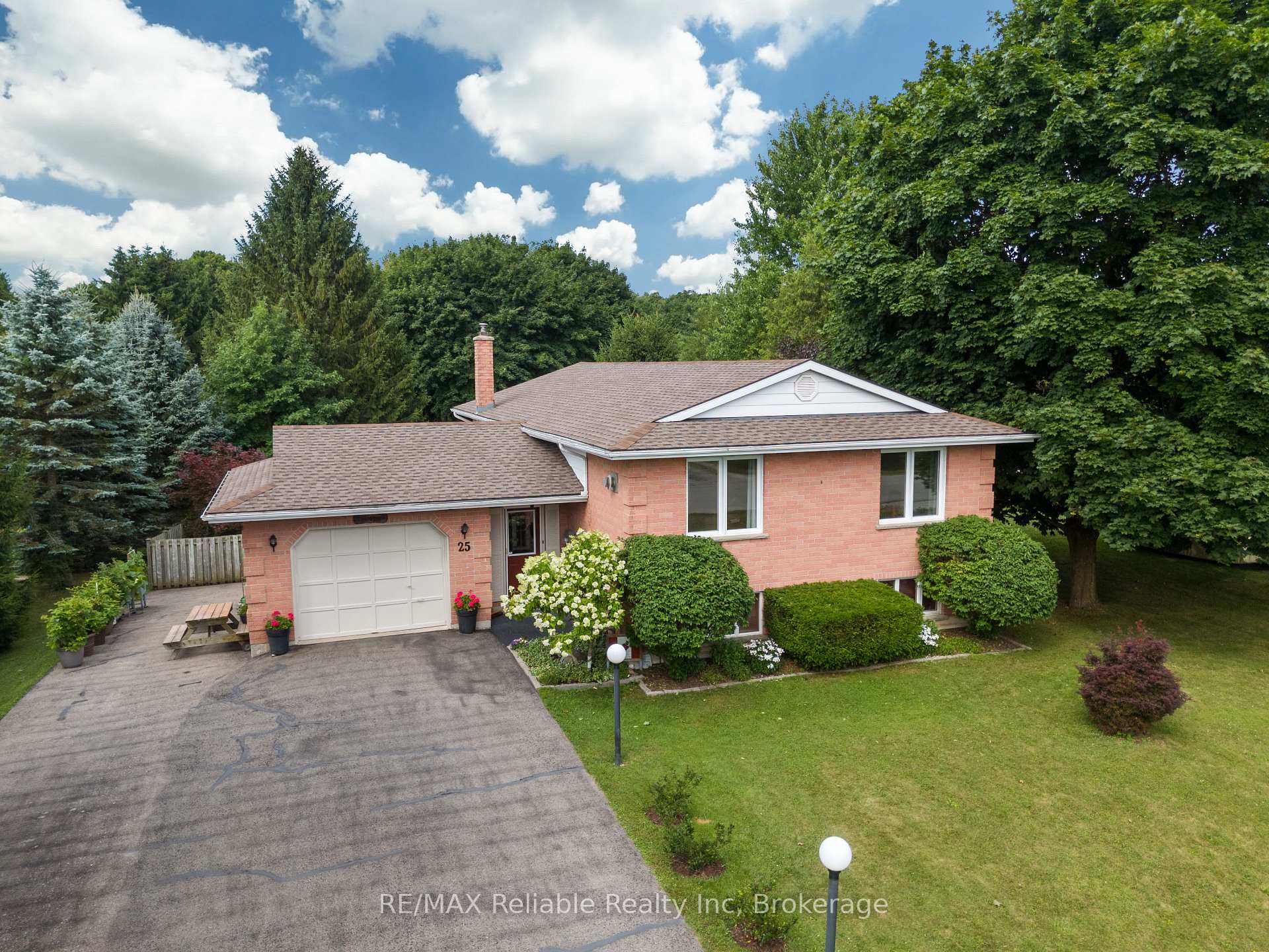 Photo 2 of 25 Jordan Drive, North Huron, East Wawanosh — HOMEH