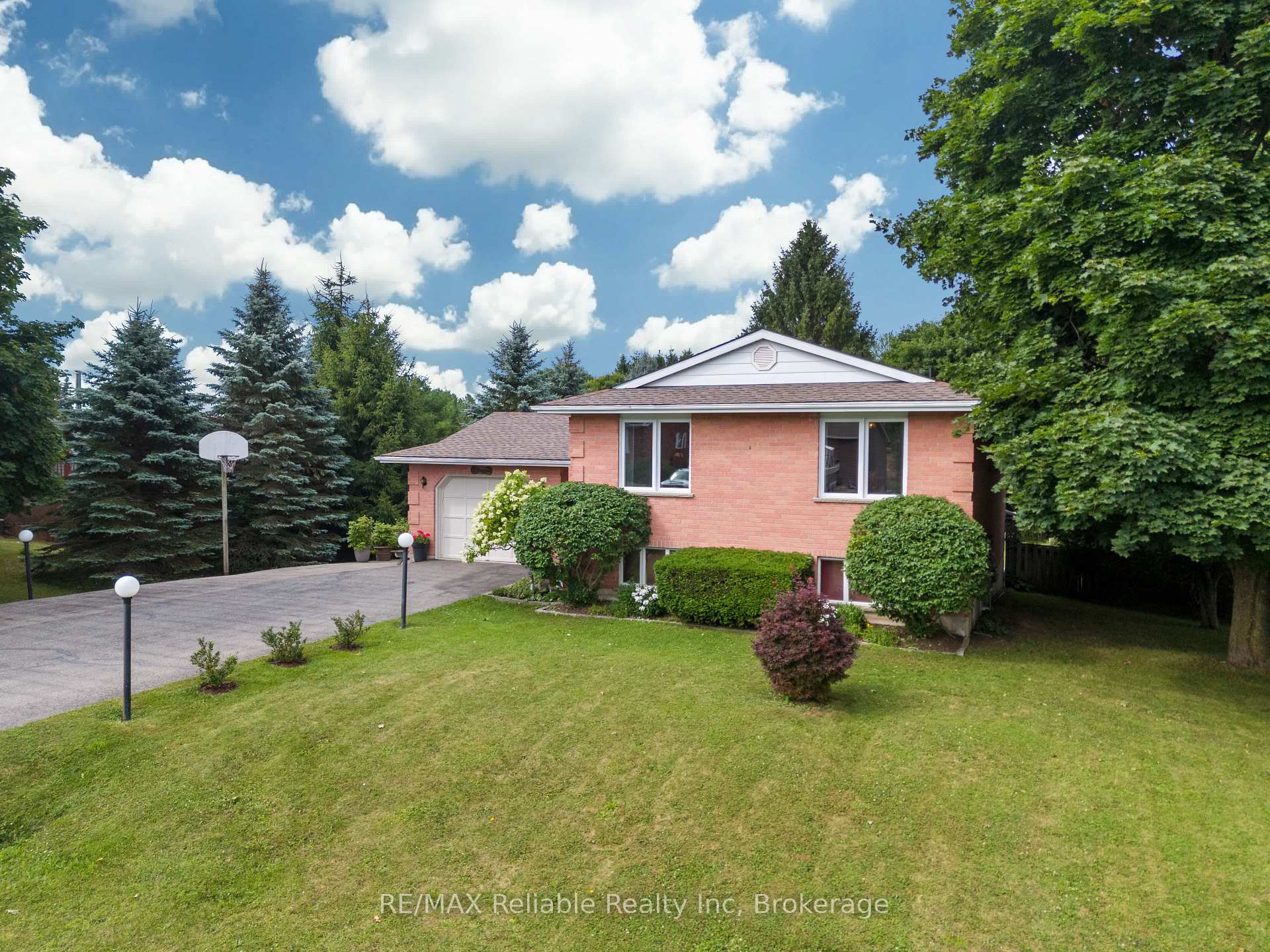 Photo 3 of 25 Jordan Drive, North Huron, East Wawanosh — HOMEH