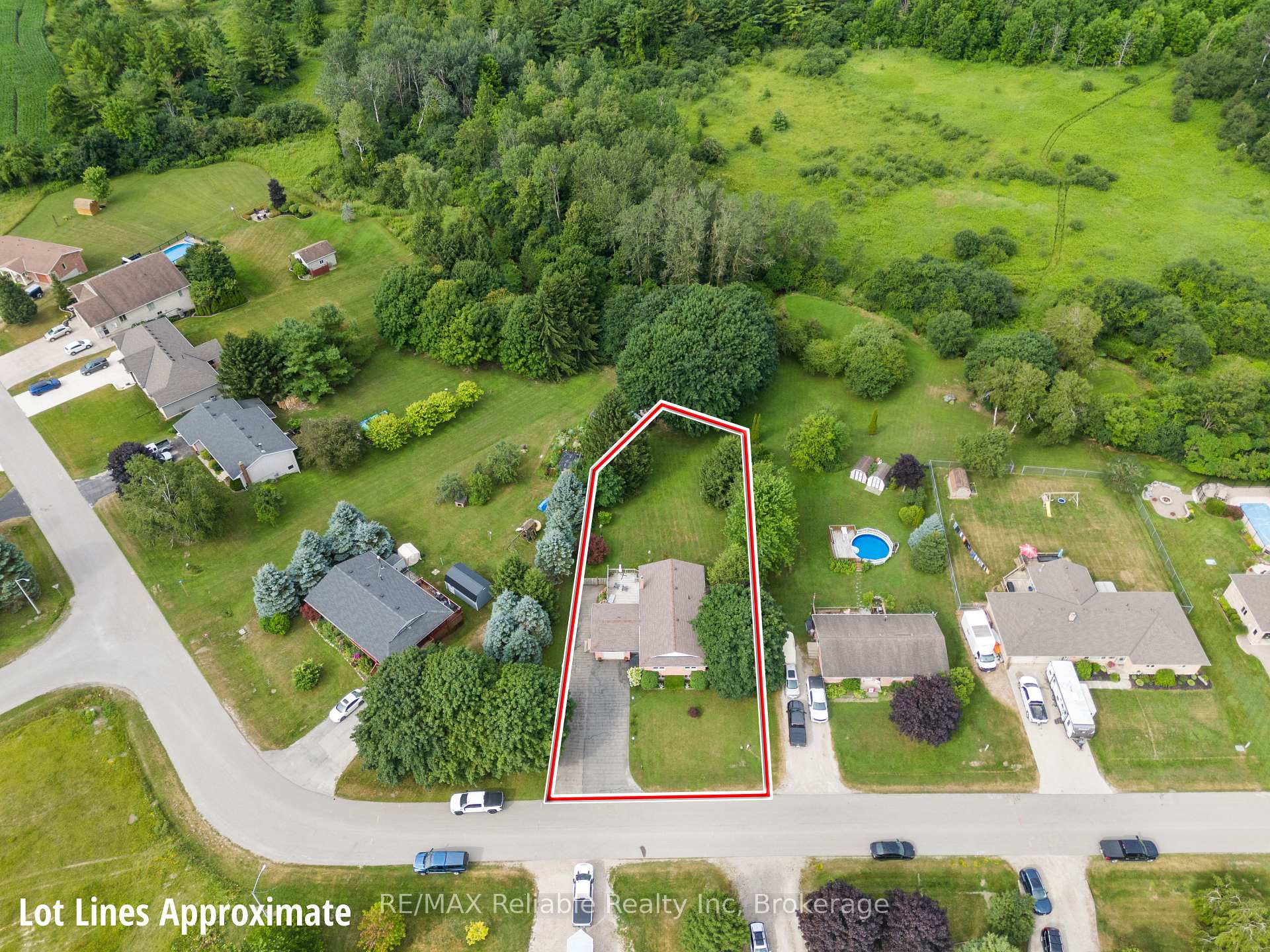 Photo 35 of 25 Jordan Drive, North Huron, East Wawanosh — HOMEH