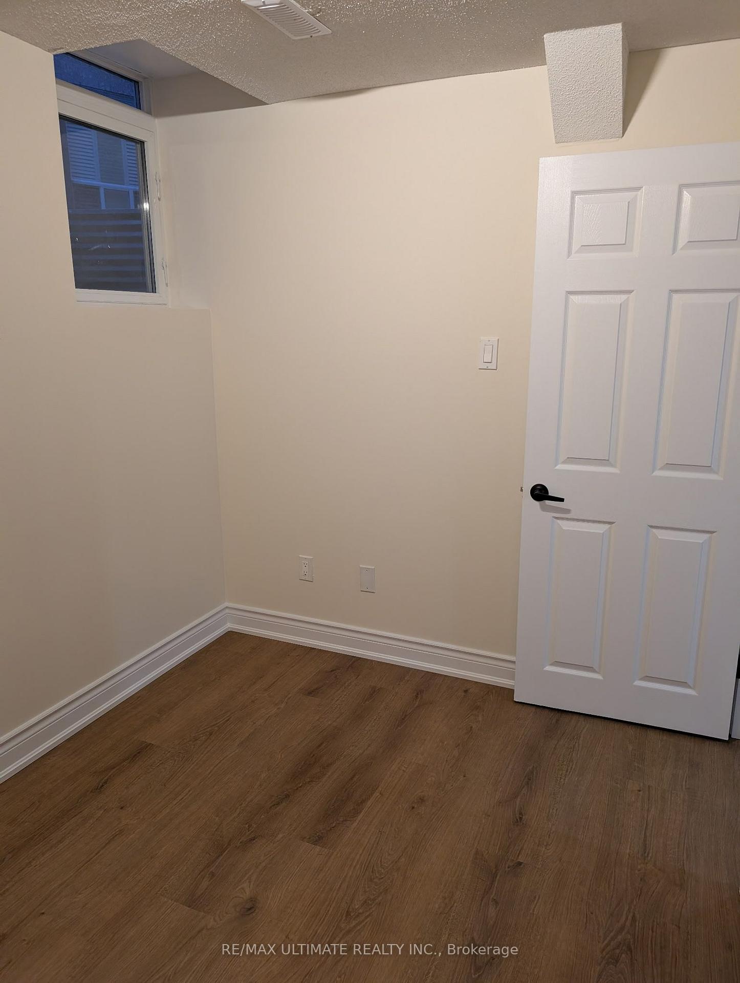 Photo 6 of 3434 Crimson King Circle, Mississauga, Lisgar — HOMEH
