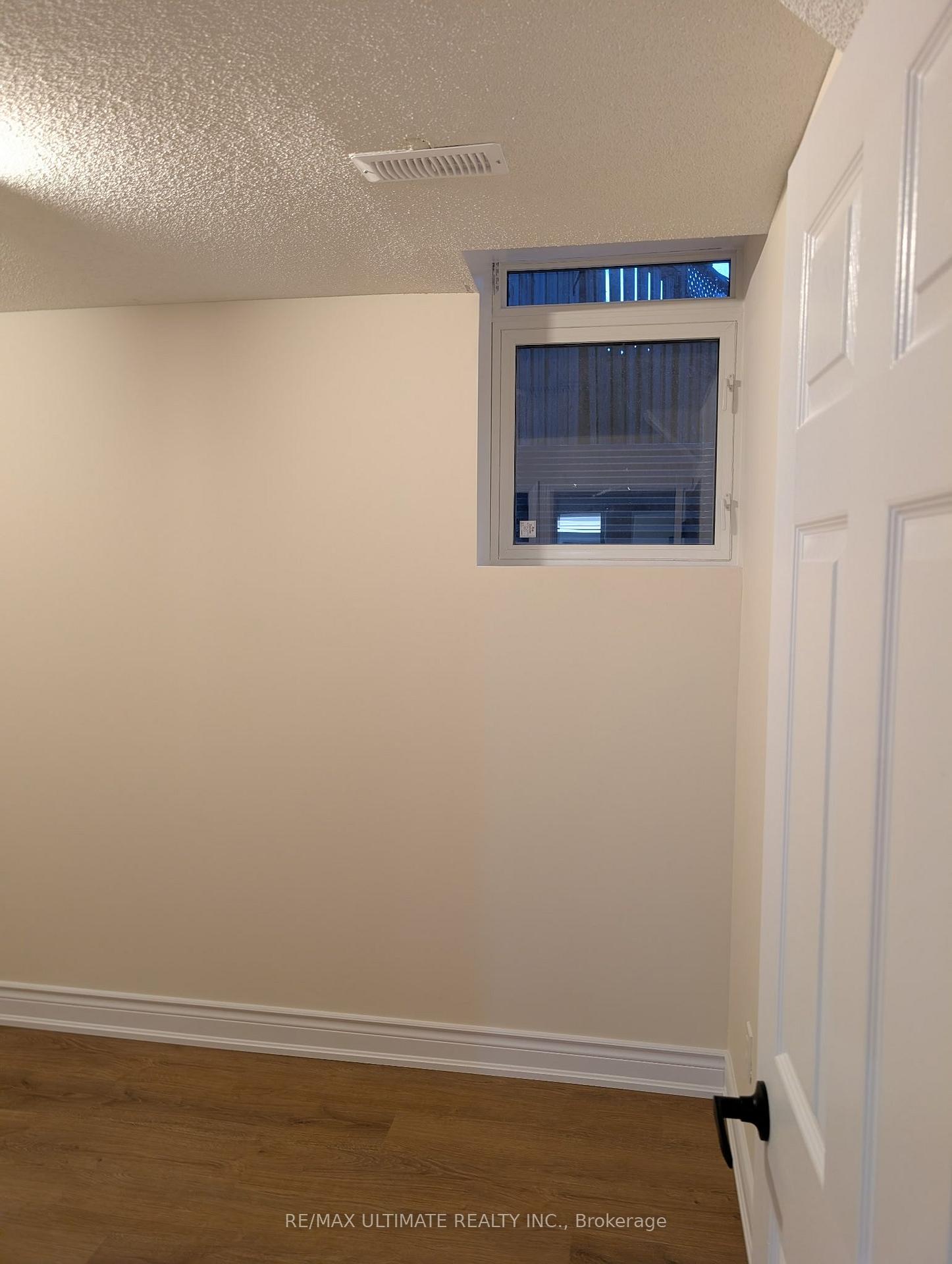Photo 7 of 3434 Crimson King Circle, Mississauga, Lisgar — HOMEH