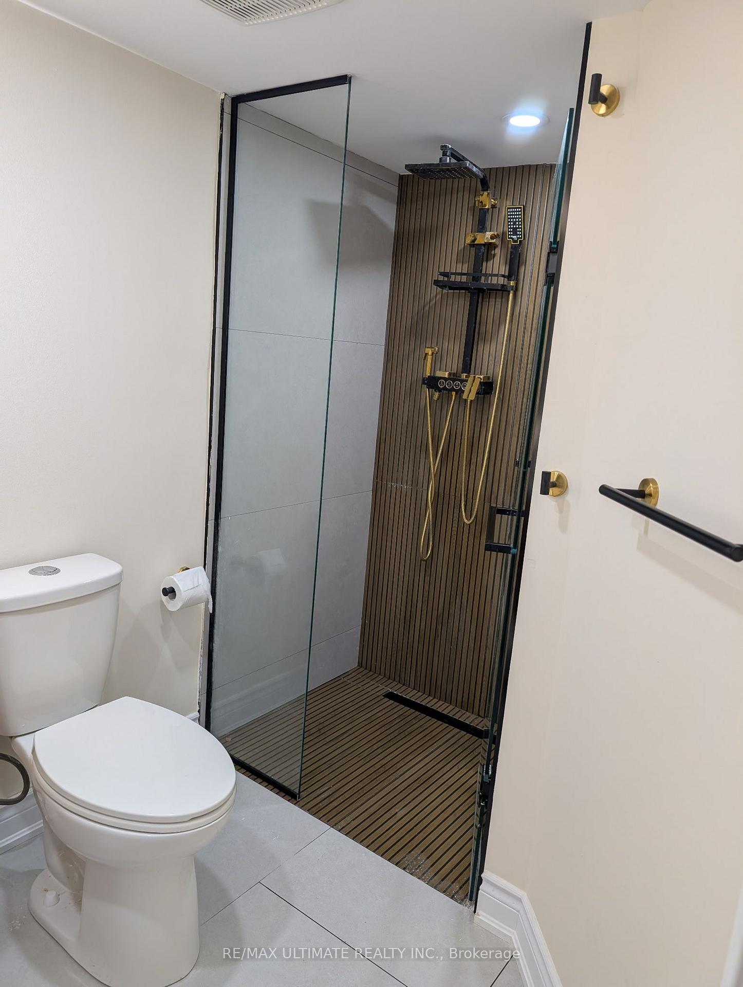 Photo 11 of 3434 Crimson King Circle, Mississauga, Lisgar — HOMEH