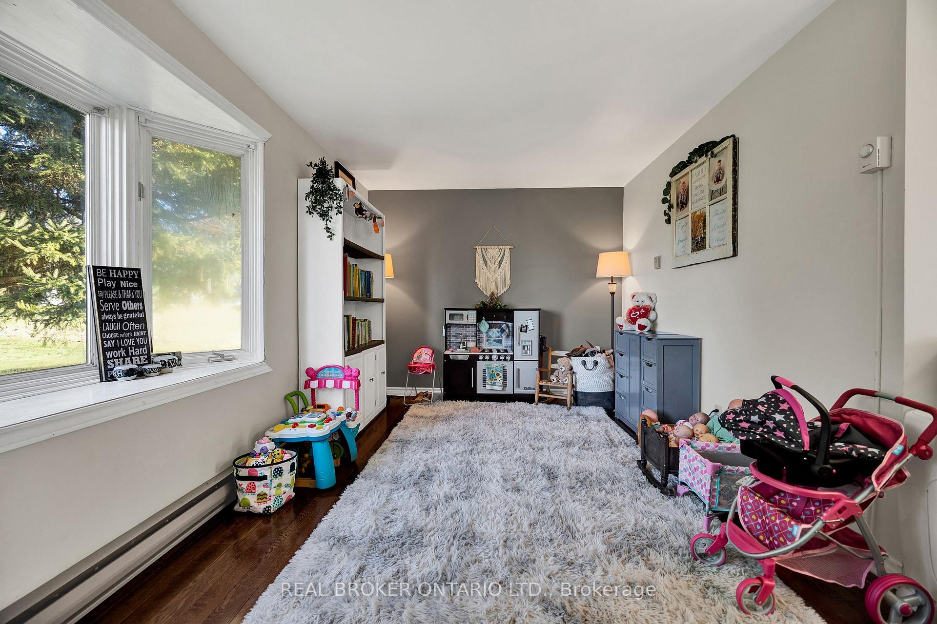 Photo 11 of 3766 Lobsinger Line, Wellesley — HOMEH