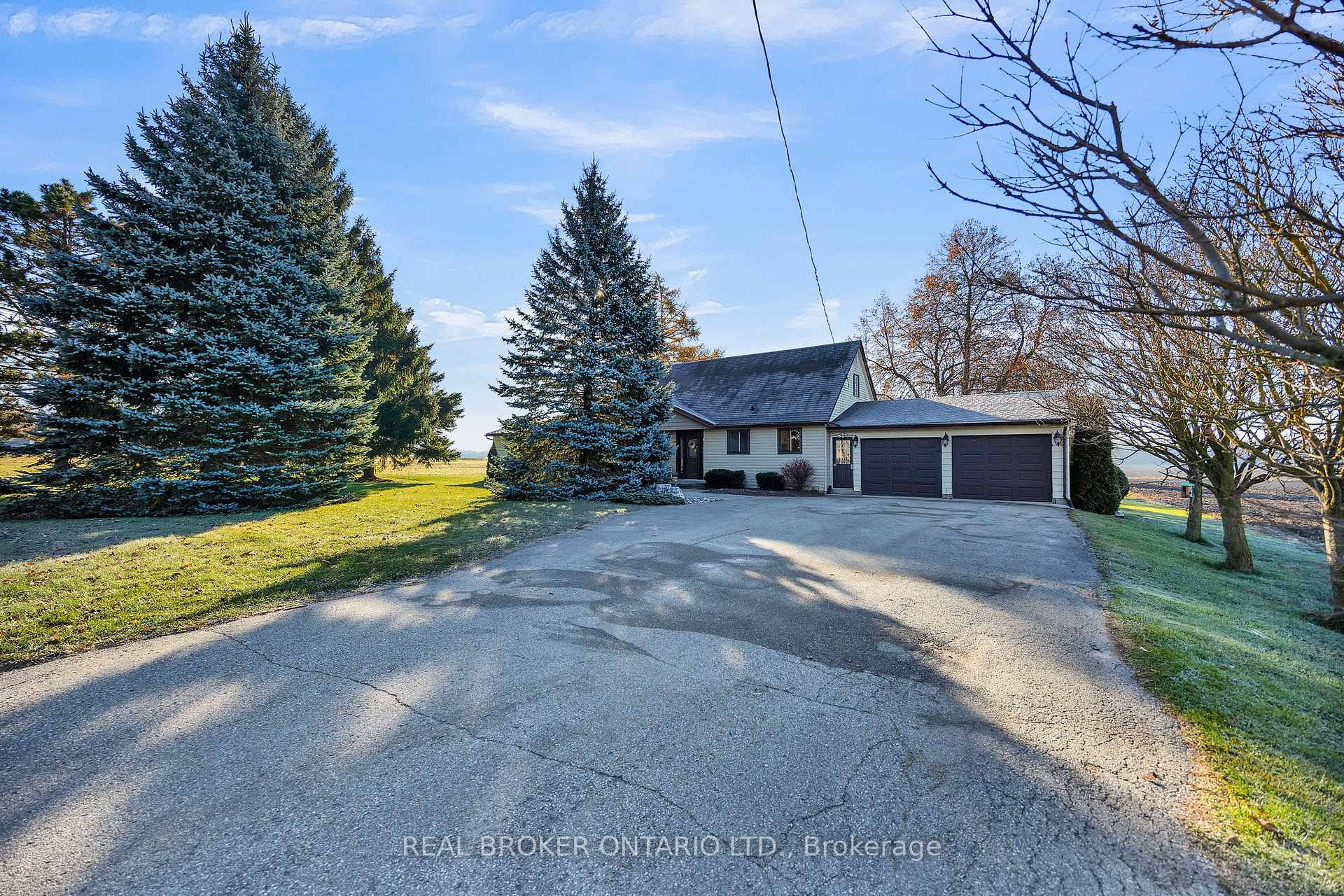 Photo 24 of 3766 Lobsinger Line, Wellesley — HOMEH